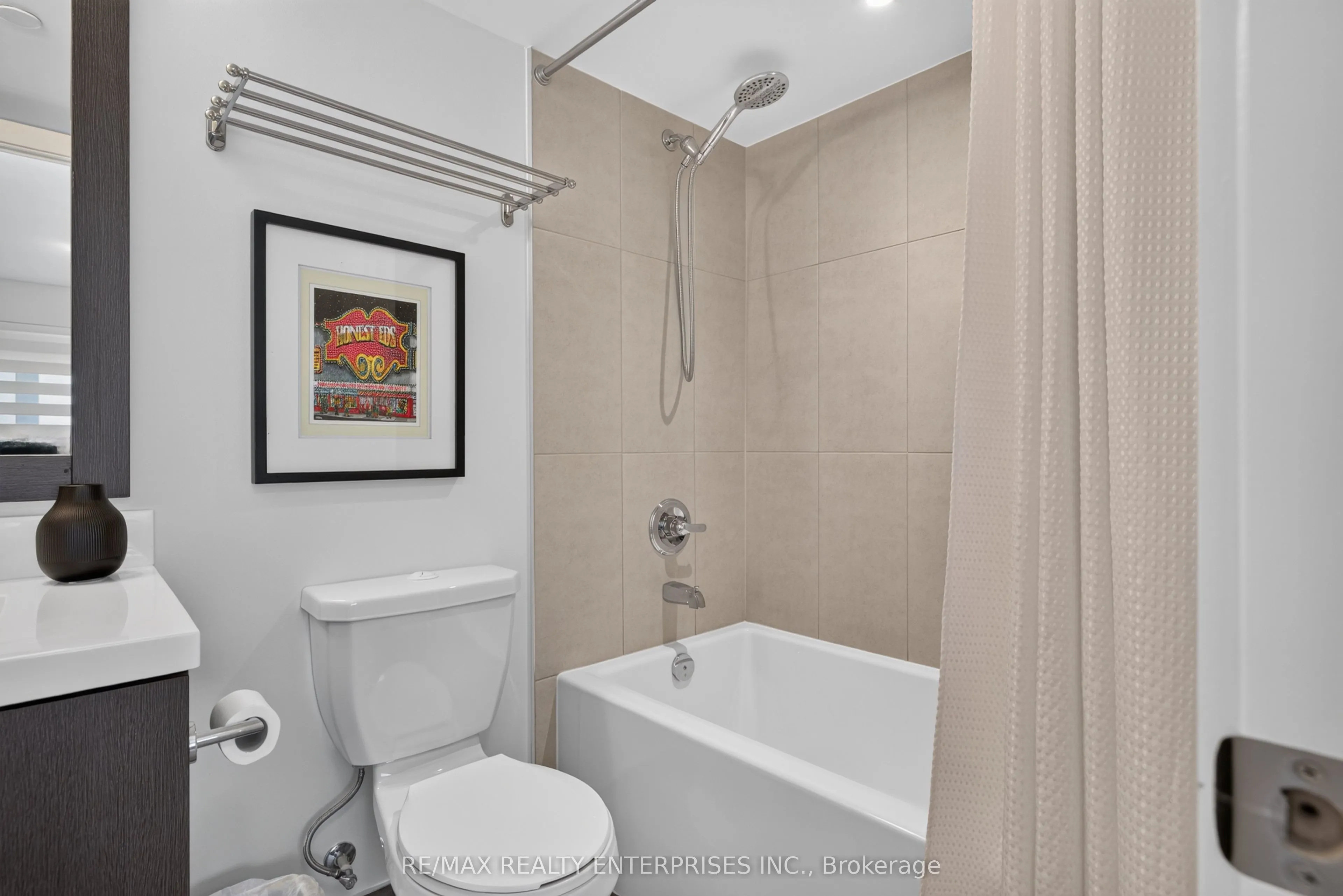 9 MABELLE Avenue #2818