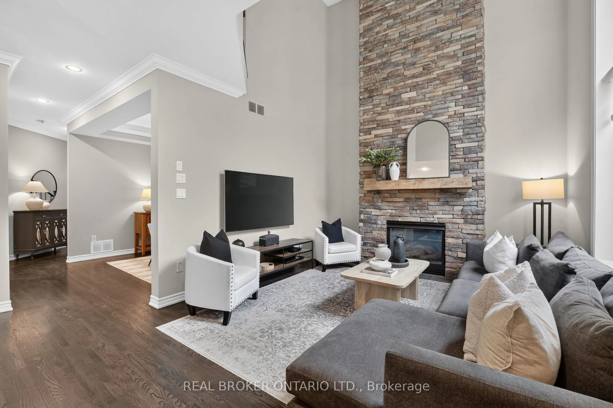 2243 Woodcrest Drive