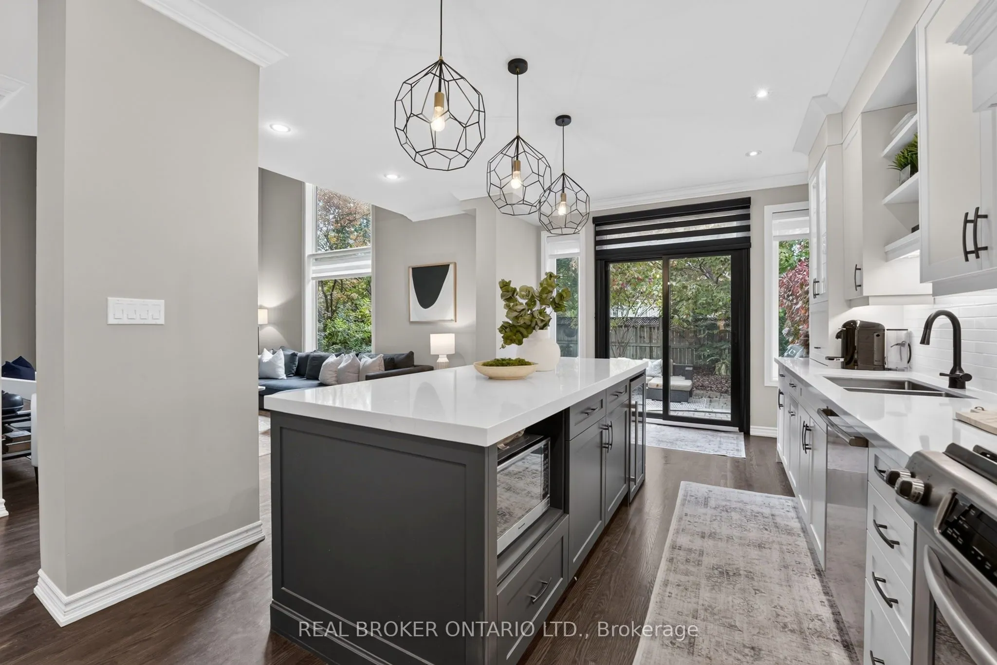2243 Woodcrest Drive
