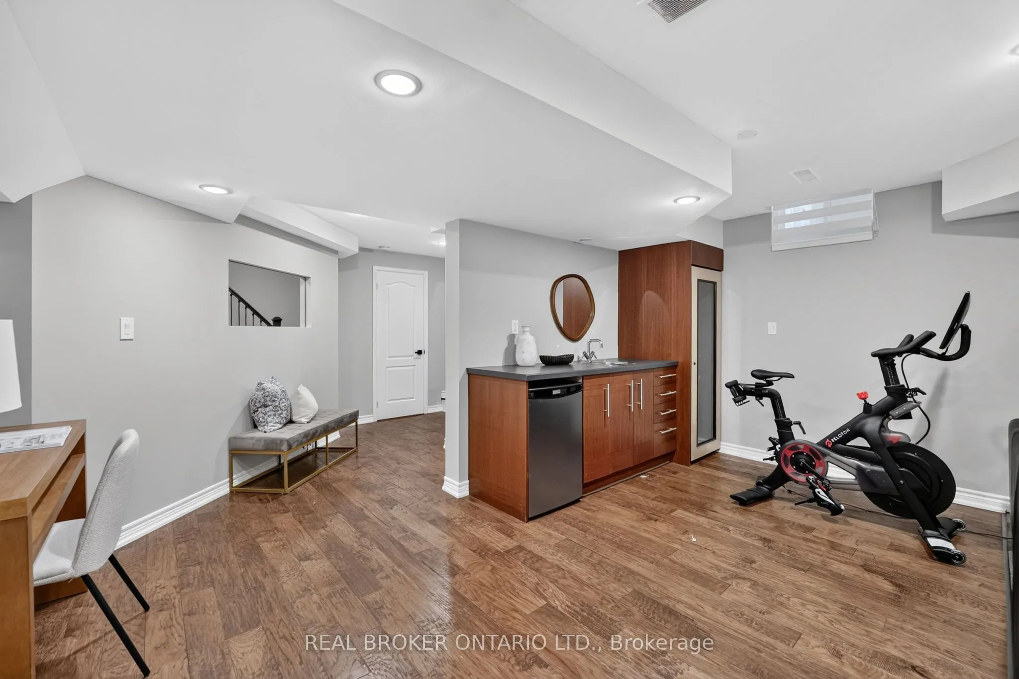 2243 Woodcrest Drive