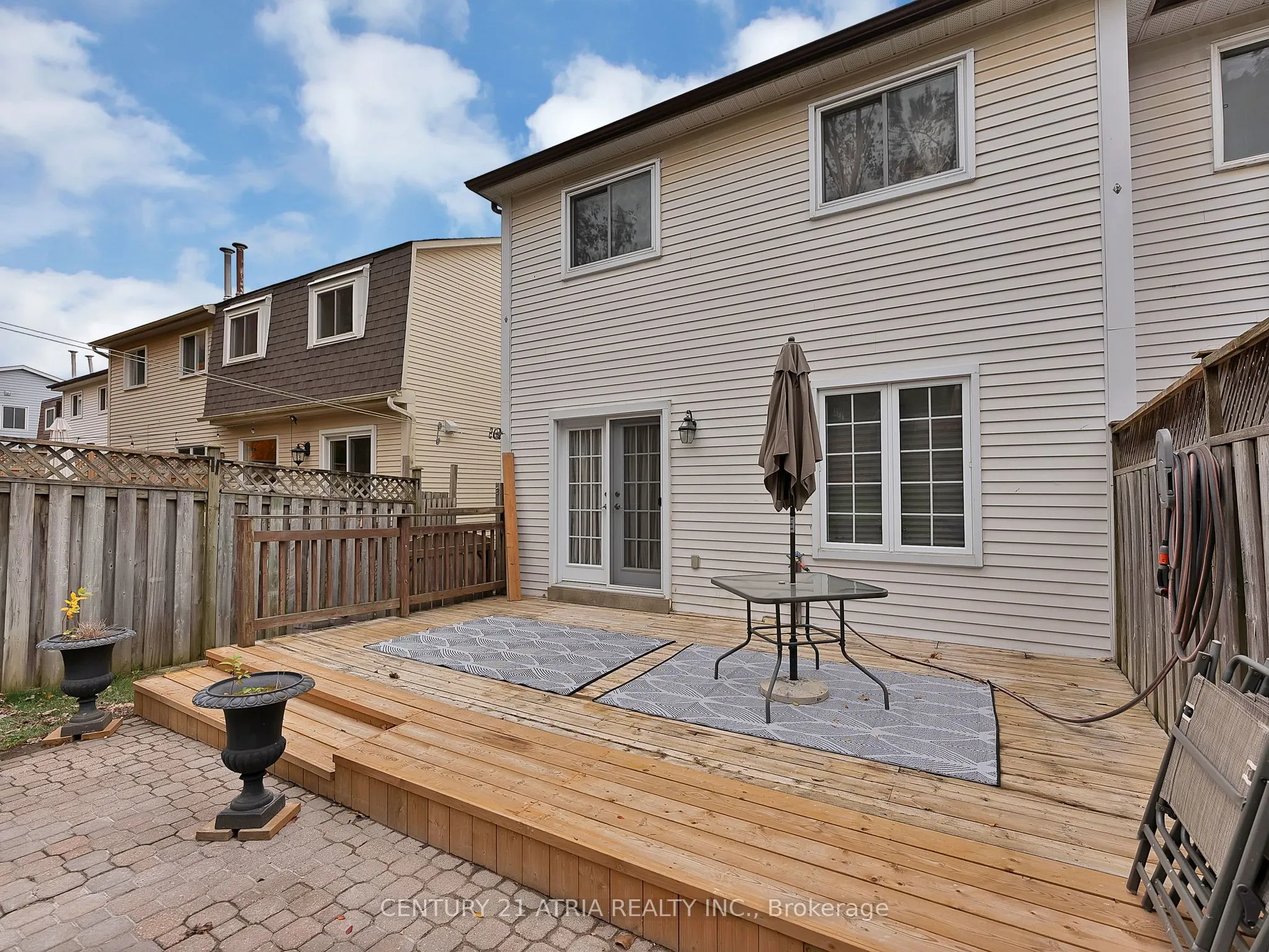 20 Lakeview Court