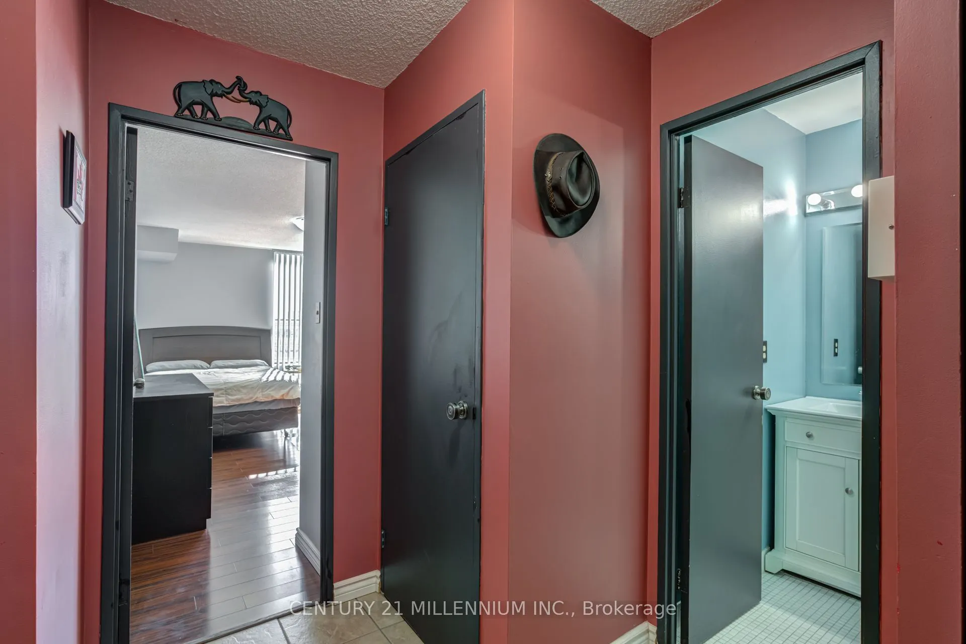 25 Kensington Road #1905