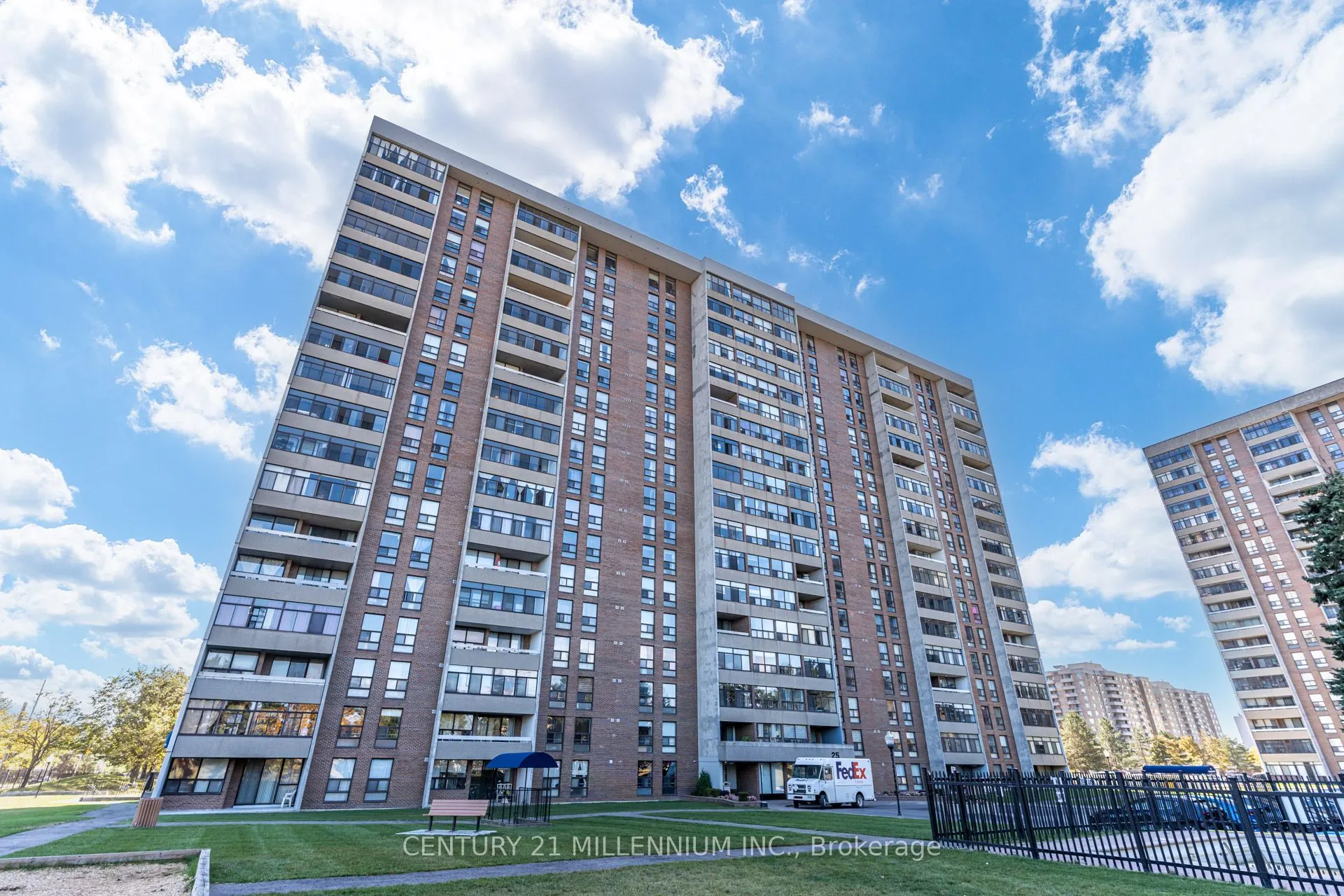 25 Kensington Road #1905