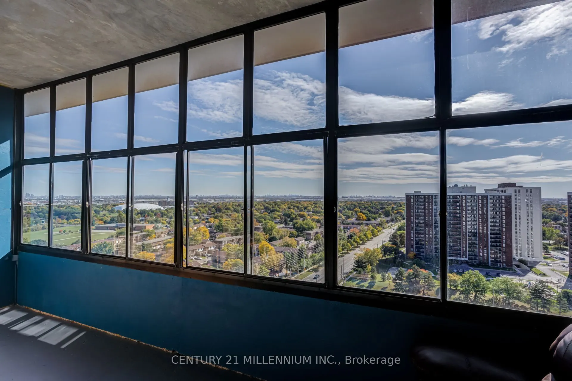 25 Kensington Road #1905