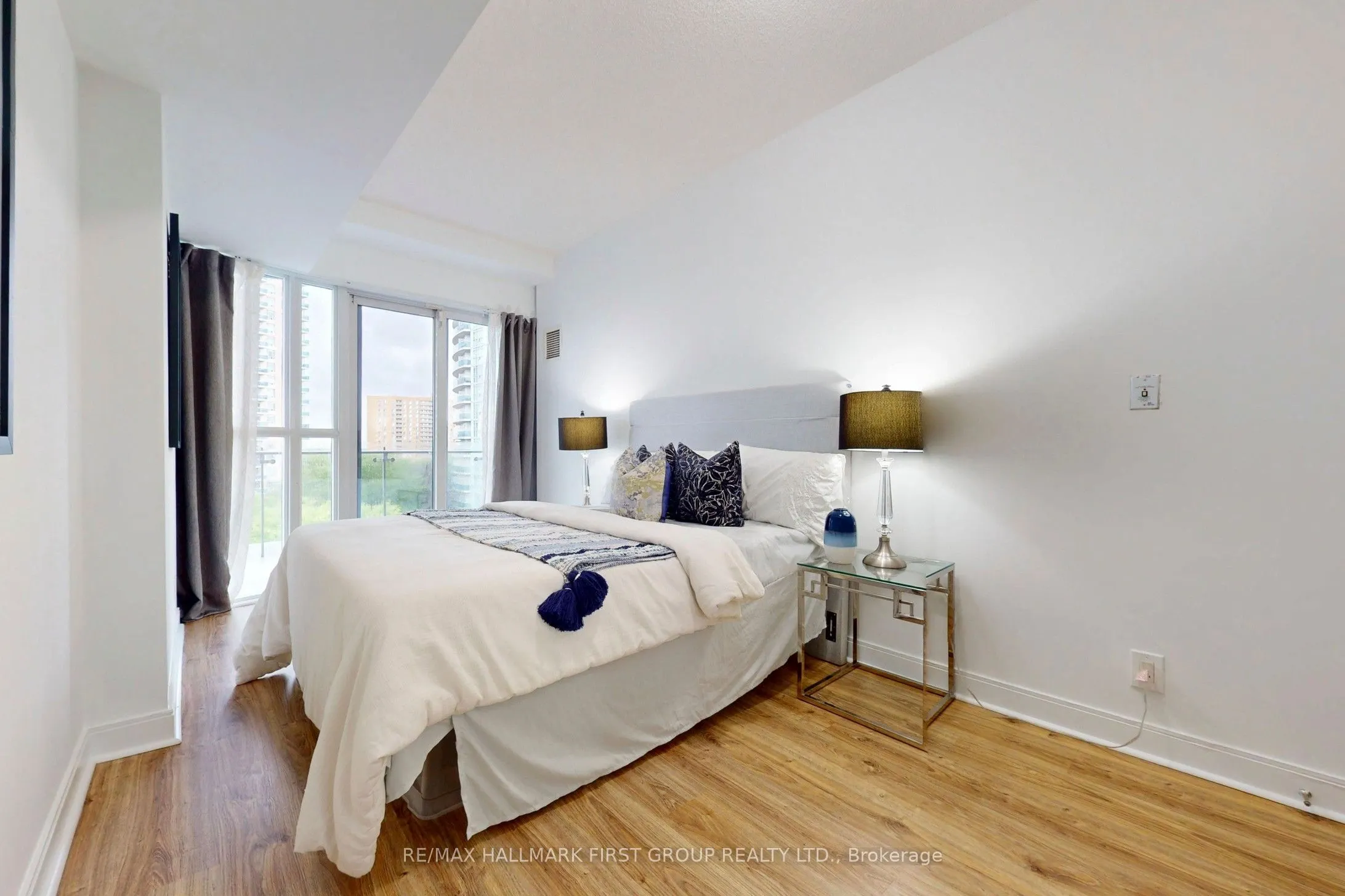 50 Absolute Avenue #603