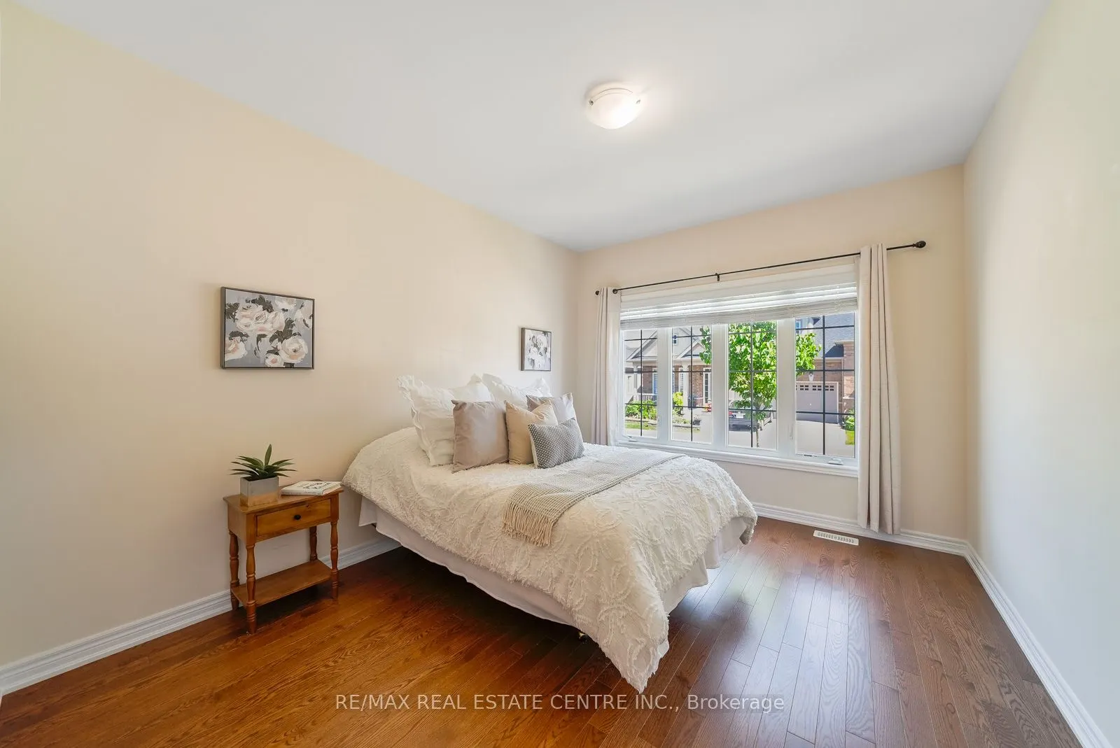 11 Overlea Drive #11