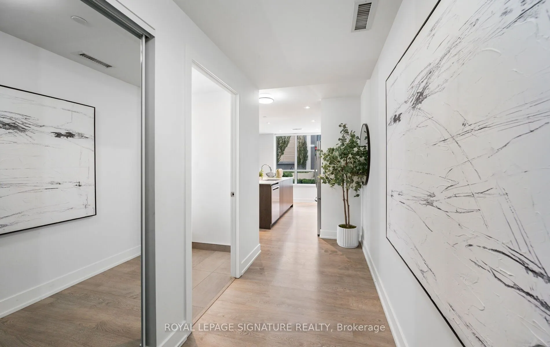 9 Mabelle Avenue #TH07