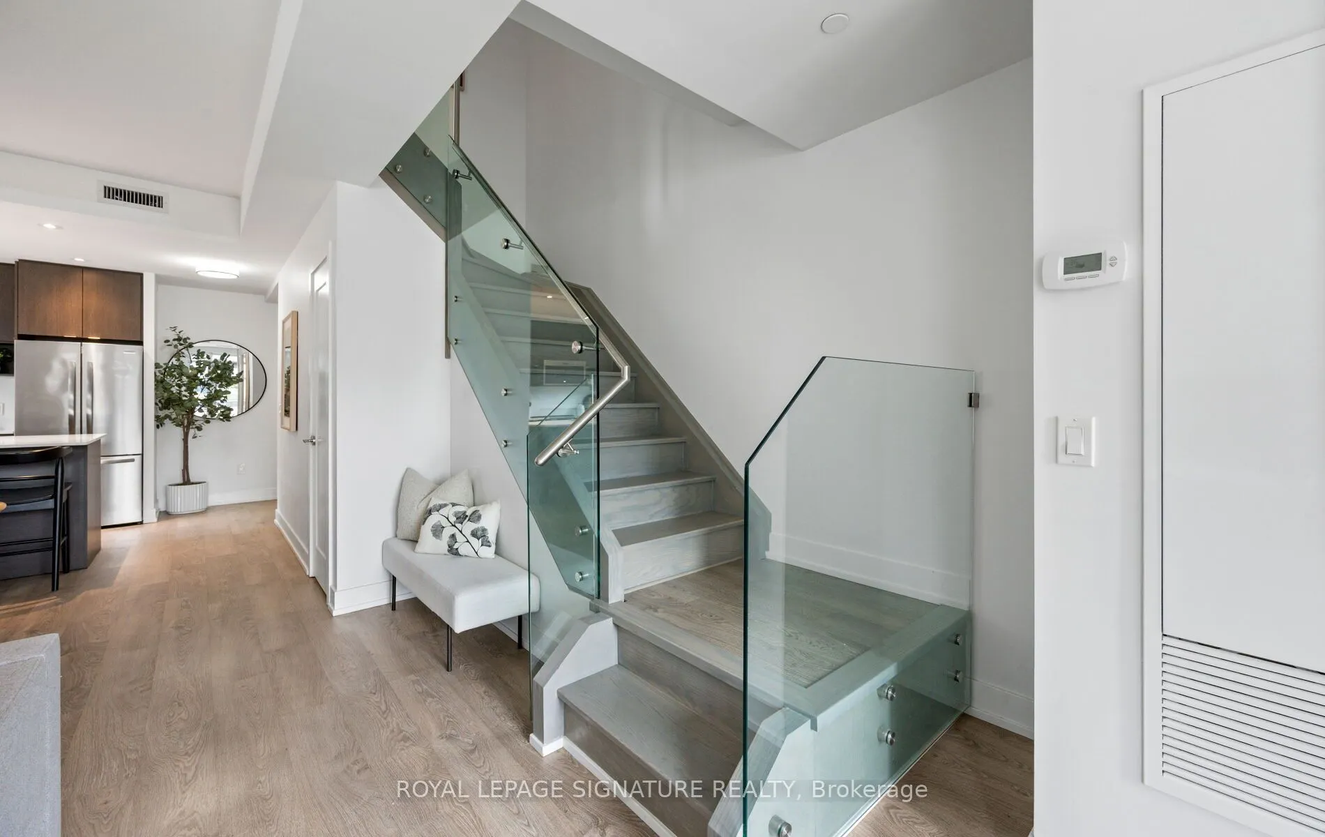 9 Mabelle Avenue #TH07