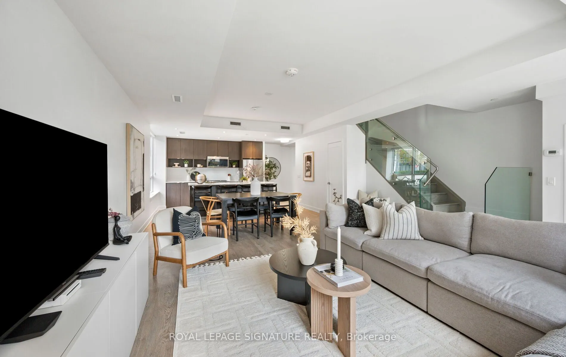 9 Mabelle Avenue #TH07
