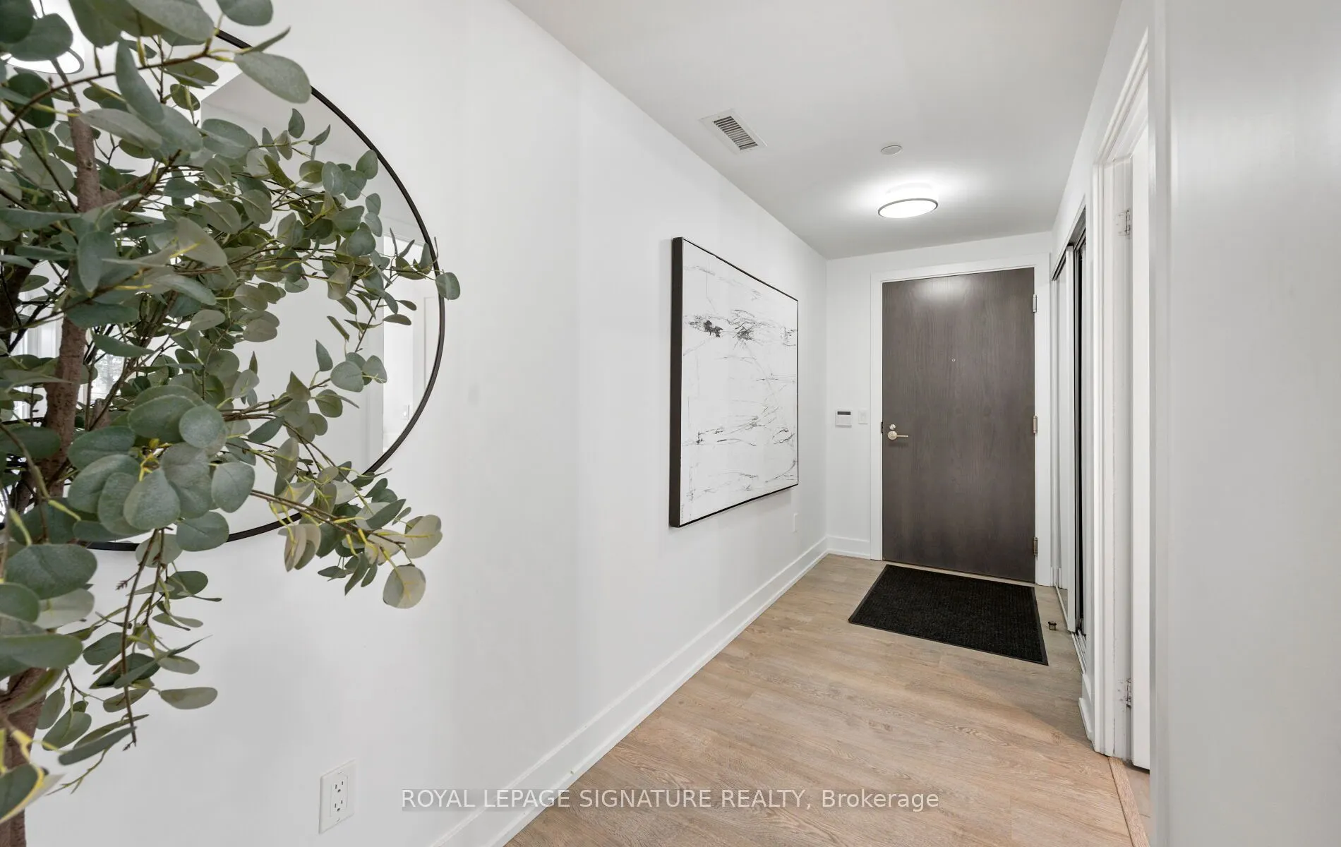 9 Mabelle Avenue #TH07