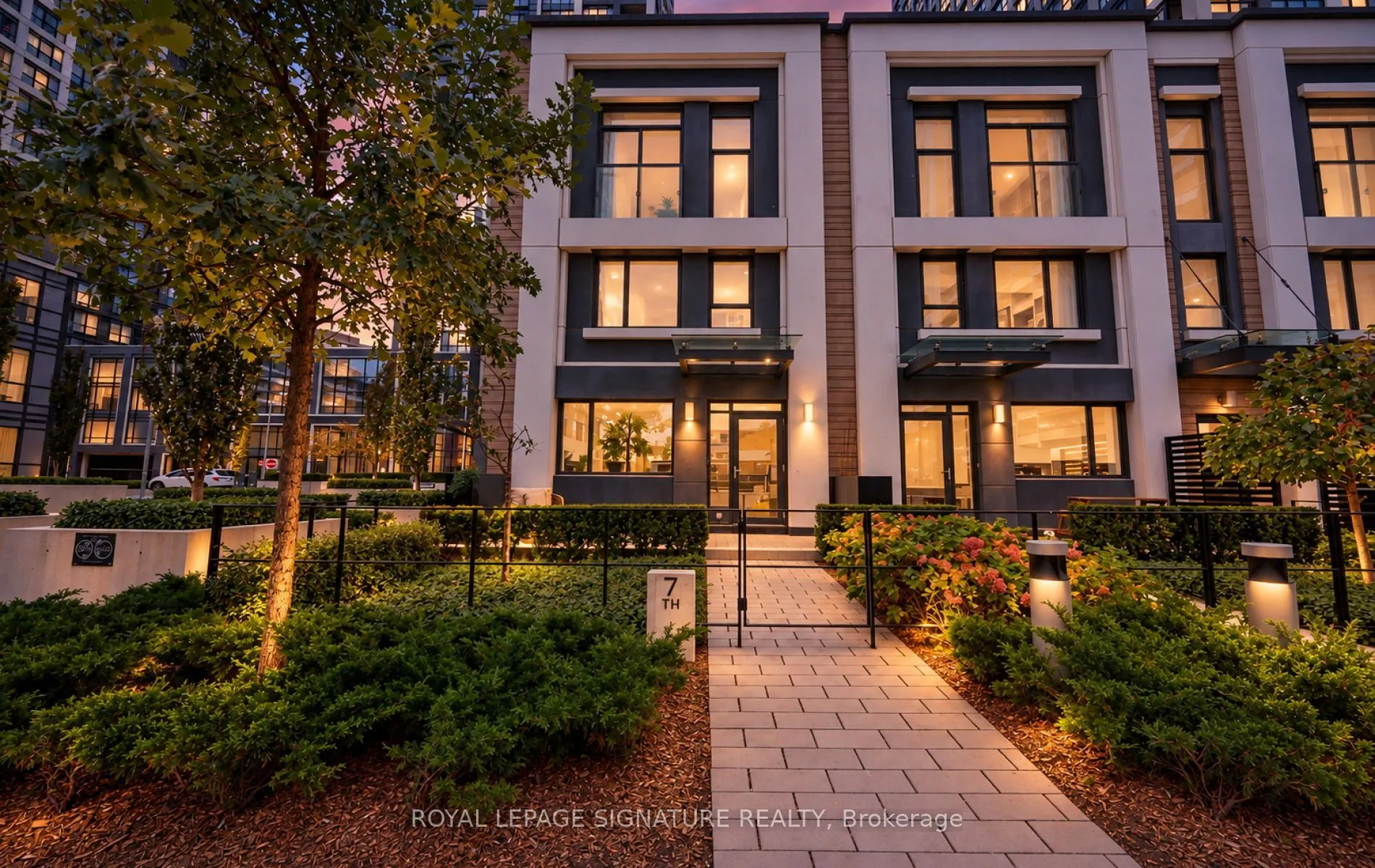 9 Mabelle Avenue #TH07
