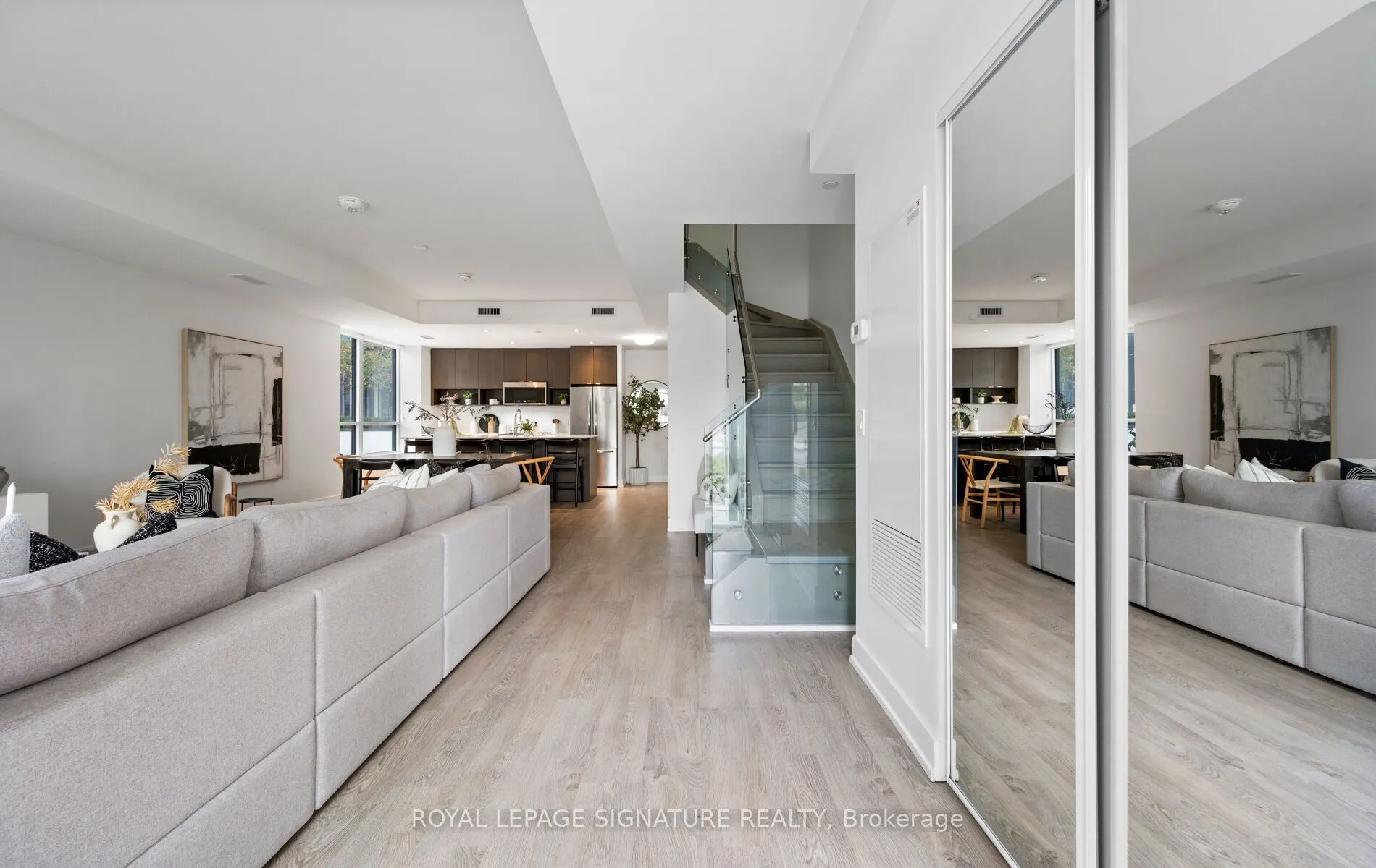 9 Mabelle Avenue #TH07