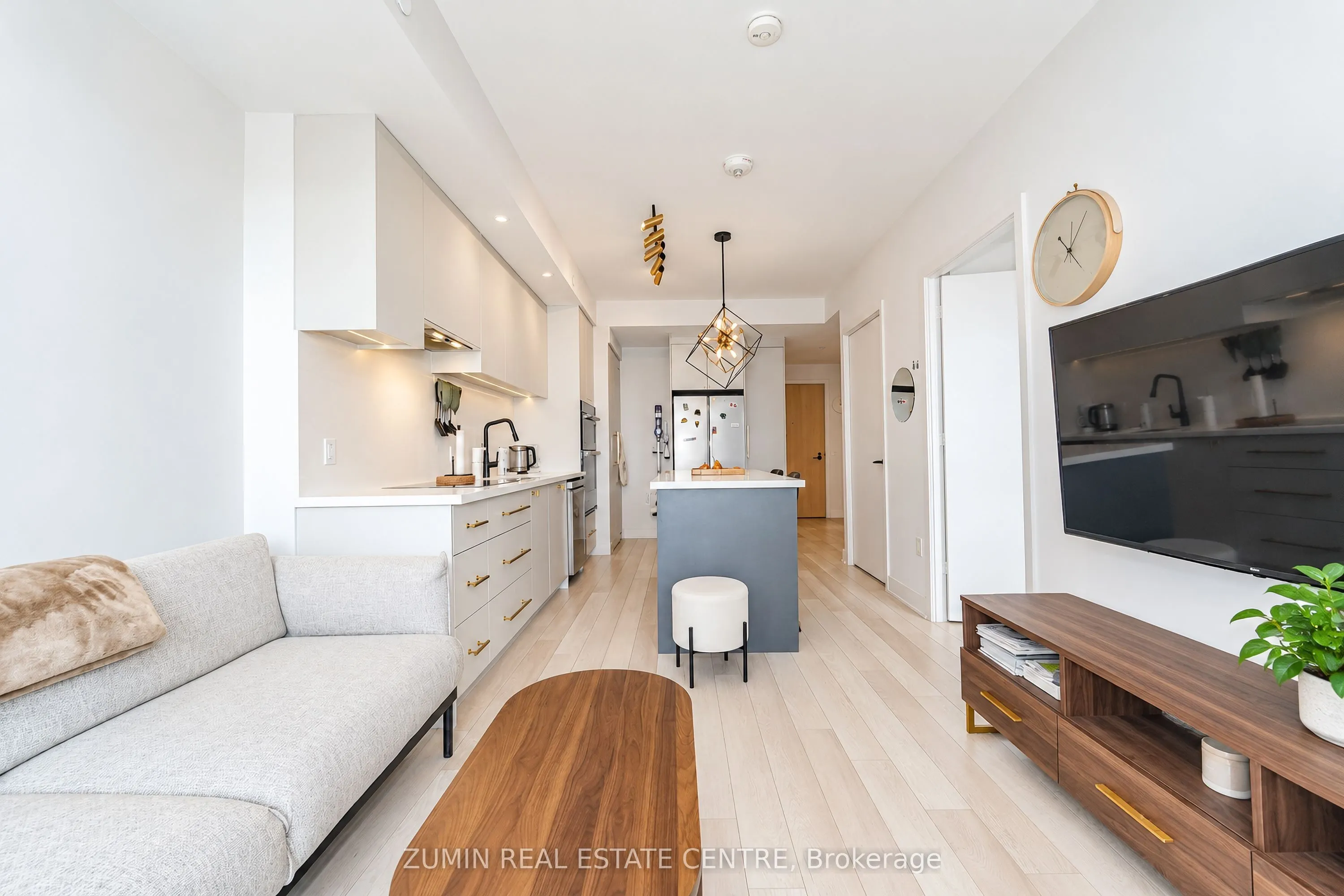 60 George Butchart Drive #416