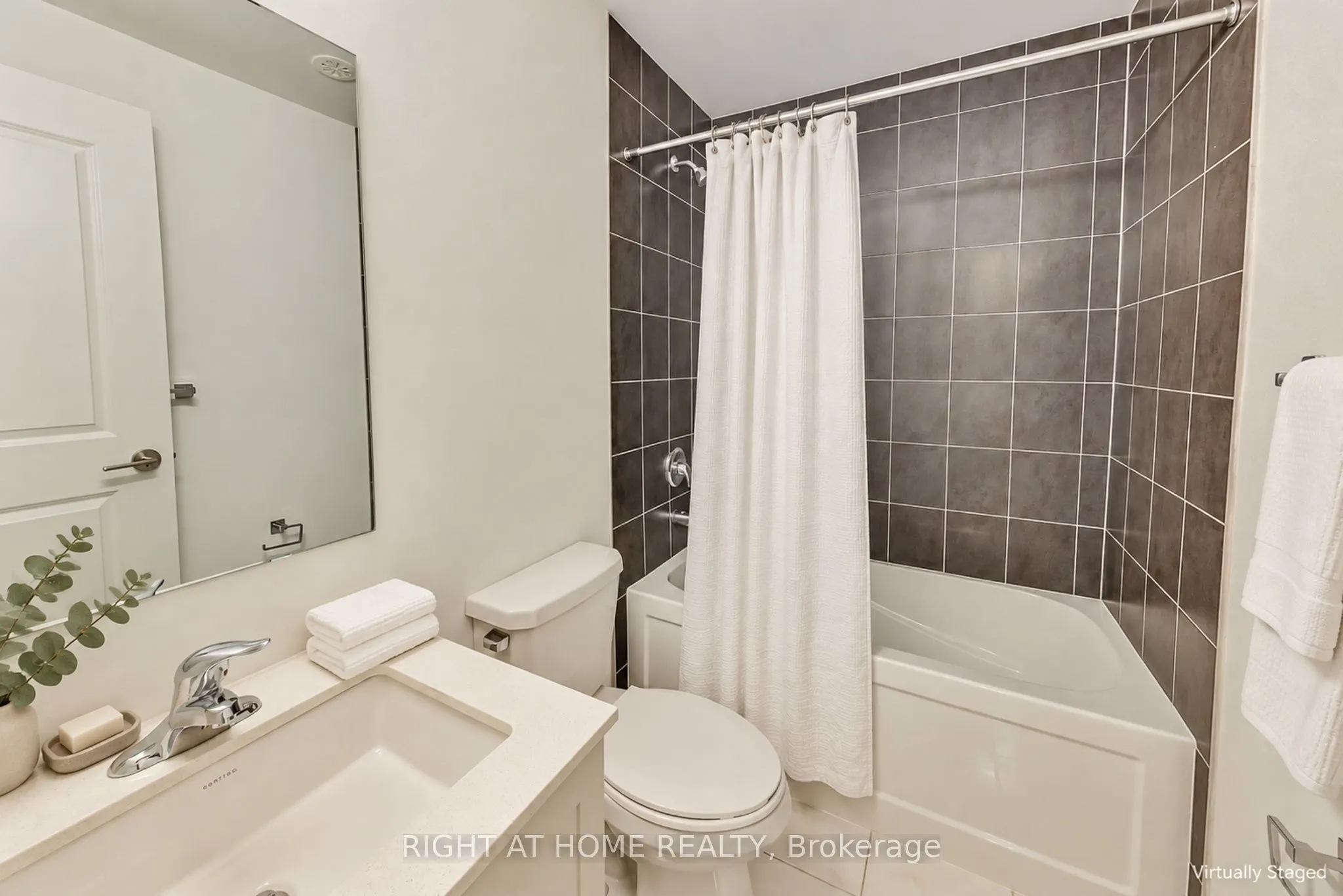 1095 Douglas Mccurdy Drive #156