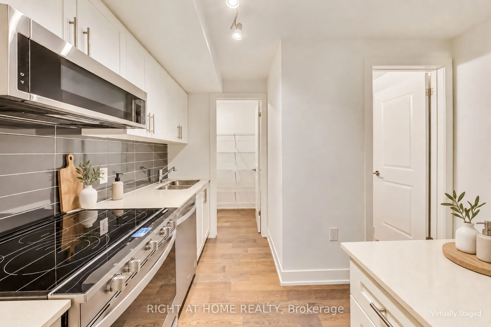 1095 Douglas Mccurdy Drive #156