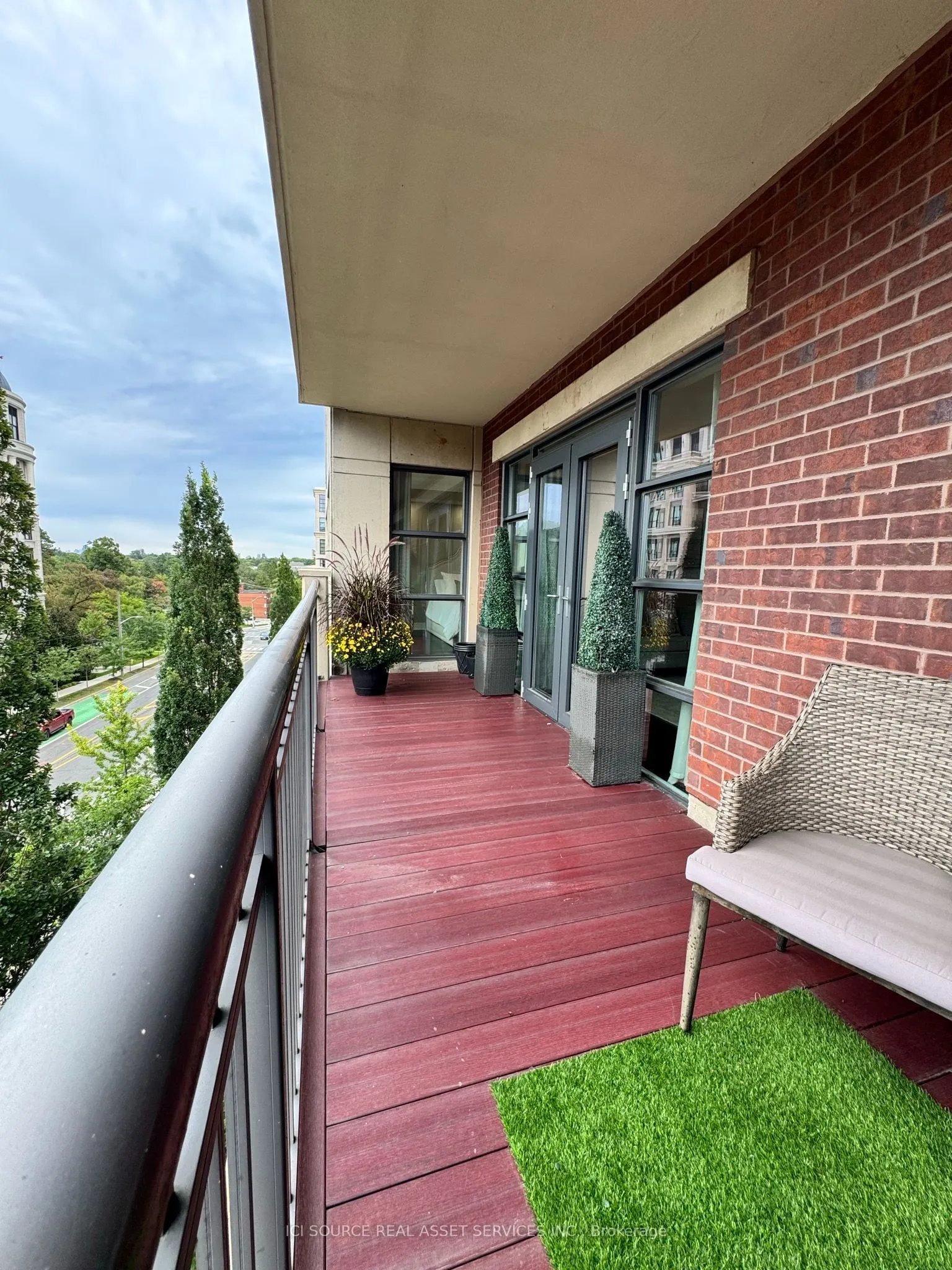 2855 Bloor Street W #515