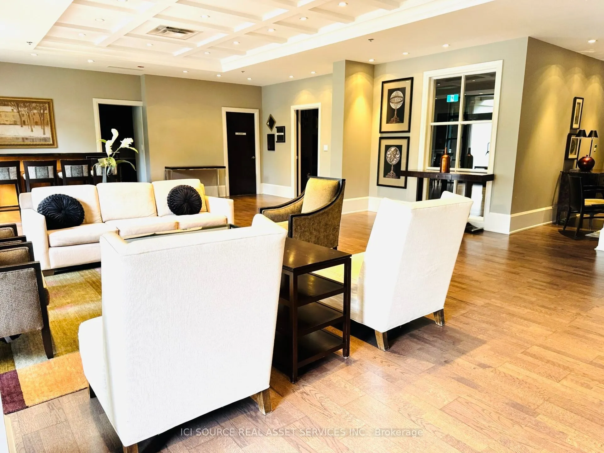 2855 Bloor Street W #515