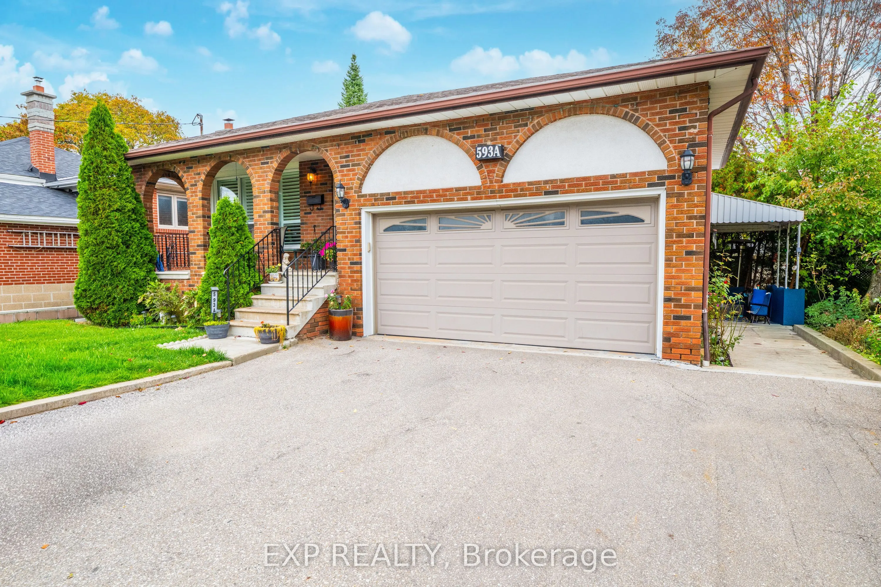 593A Scarlett Road N