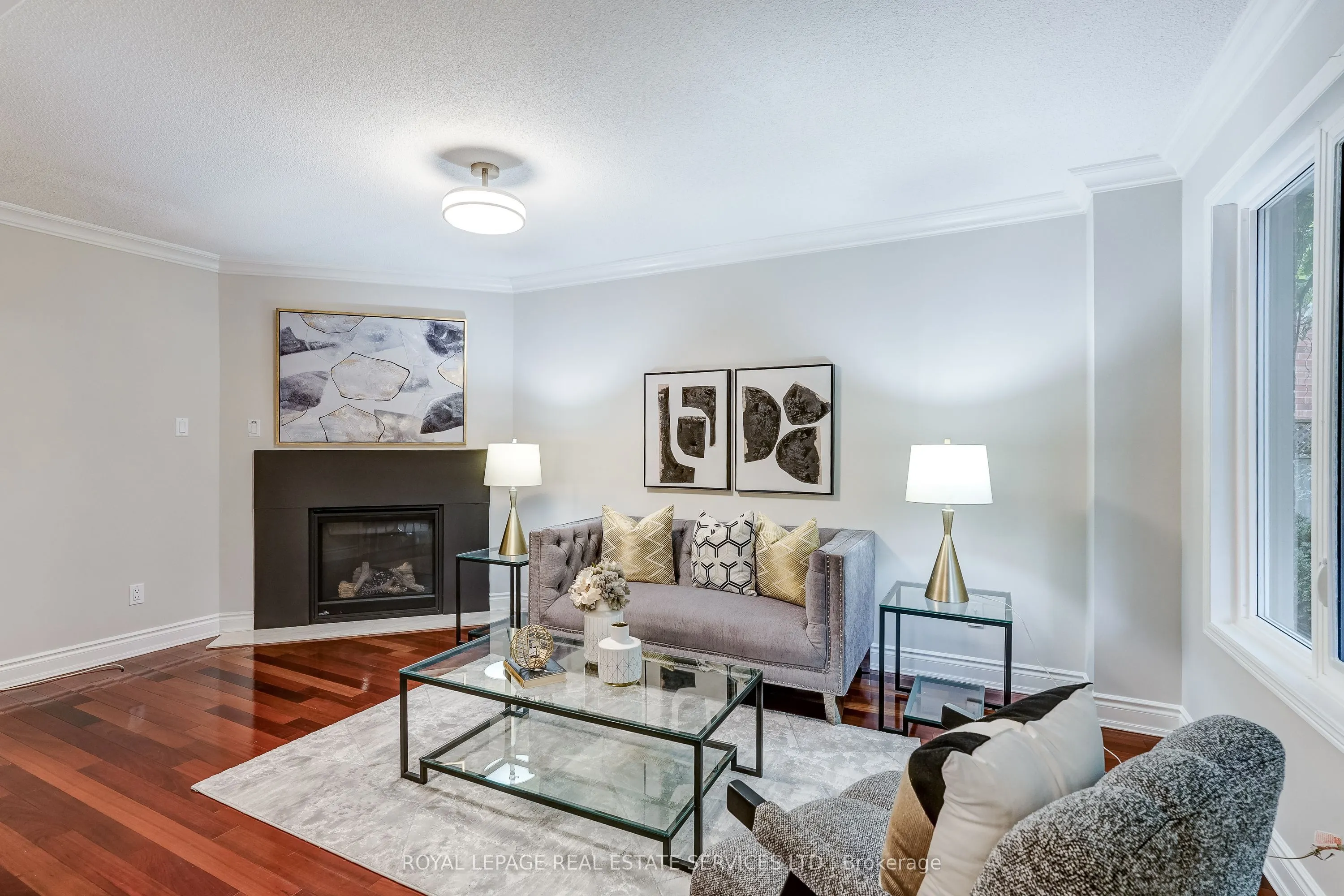 3119 Dover Crescent
