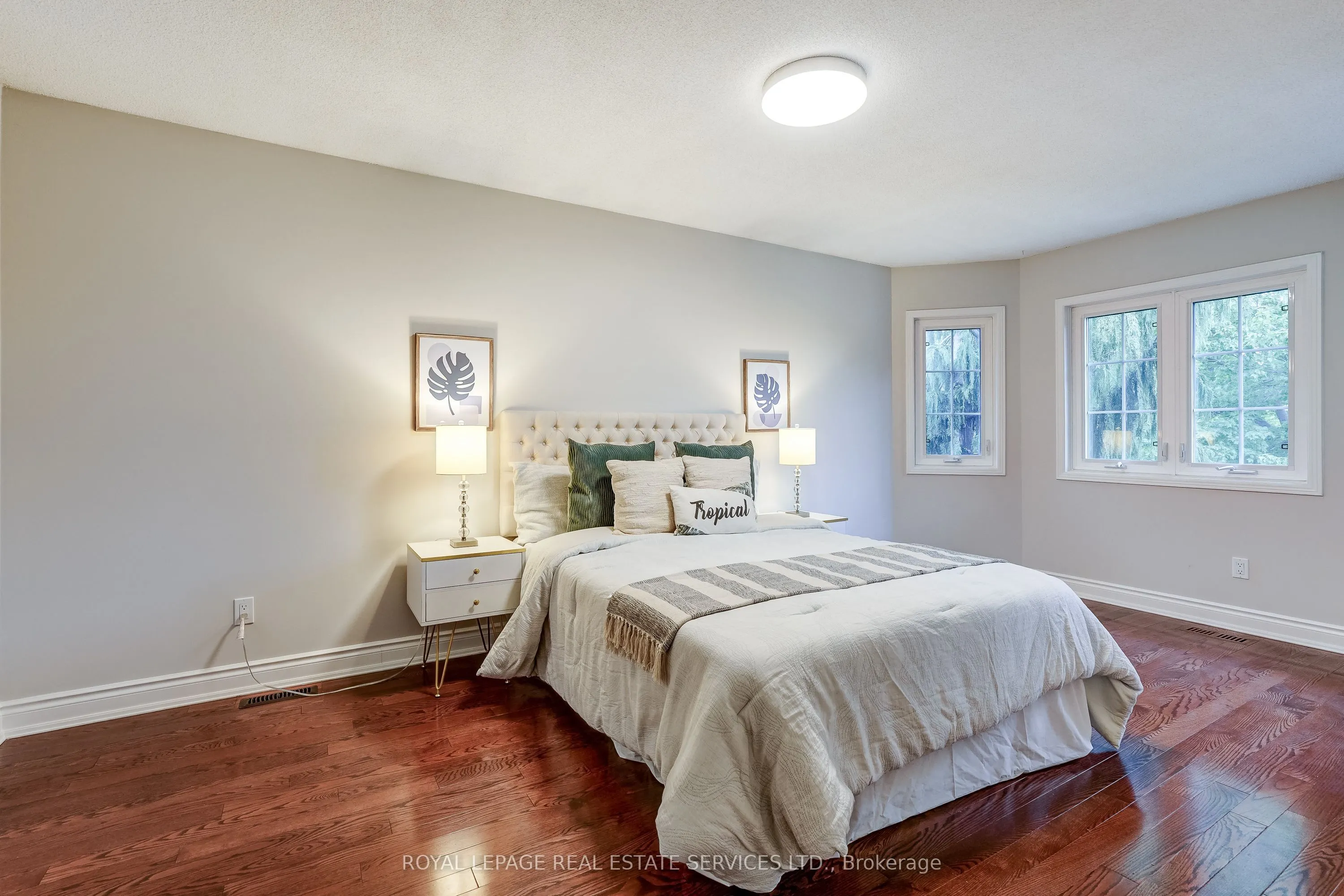 3119 Dover Crescent
