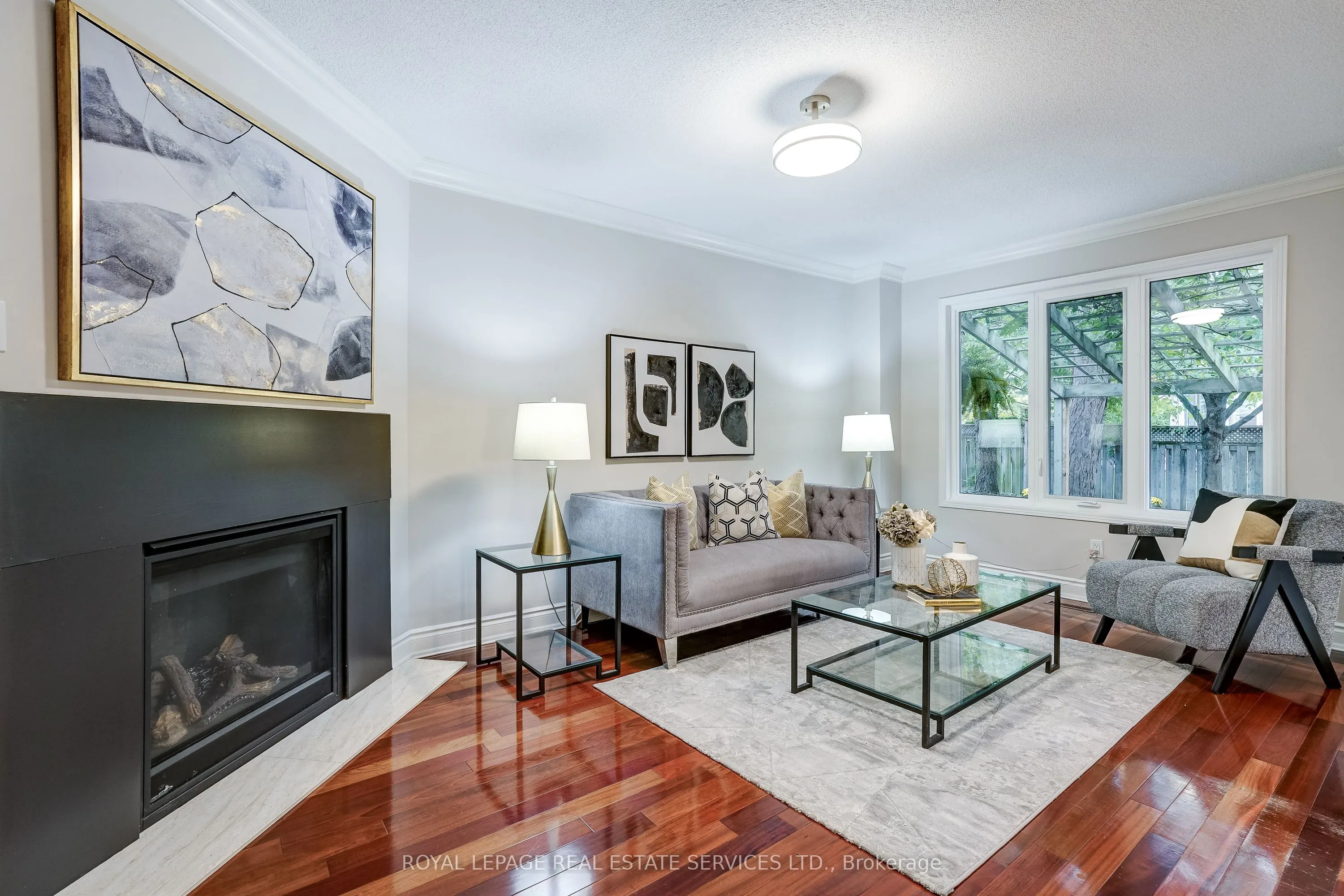 3119 Dover Crescent