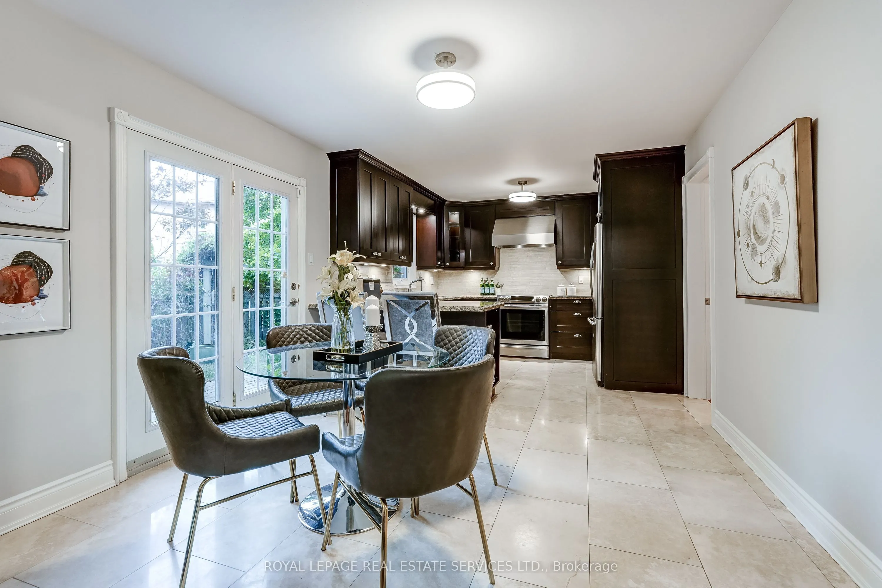 3119 Dover Crescent