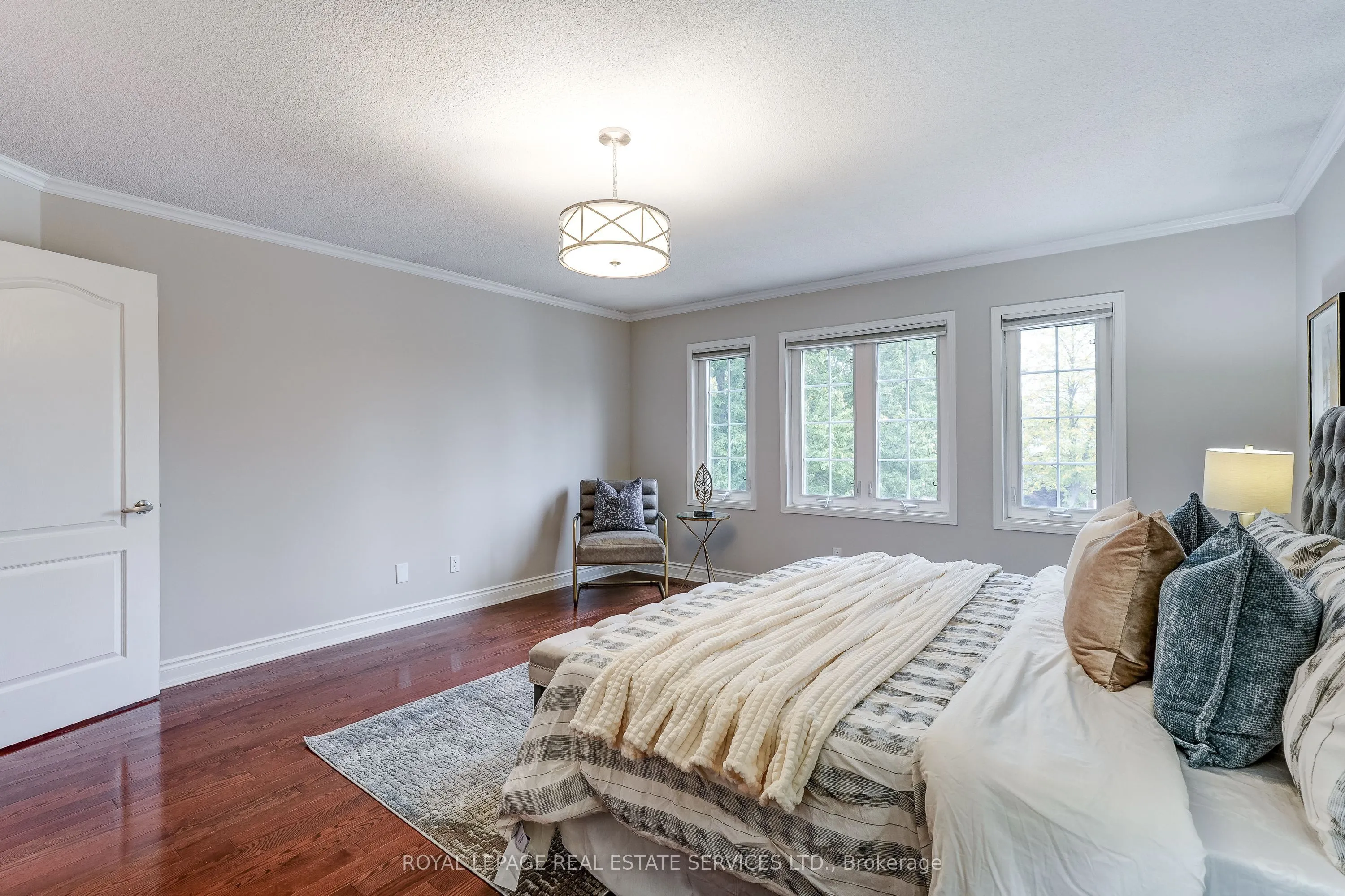 3119 Dover Crescent