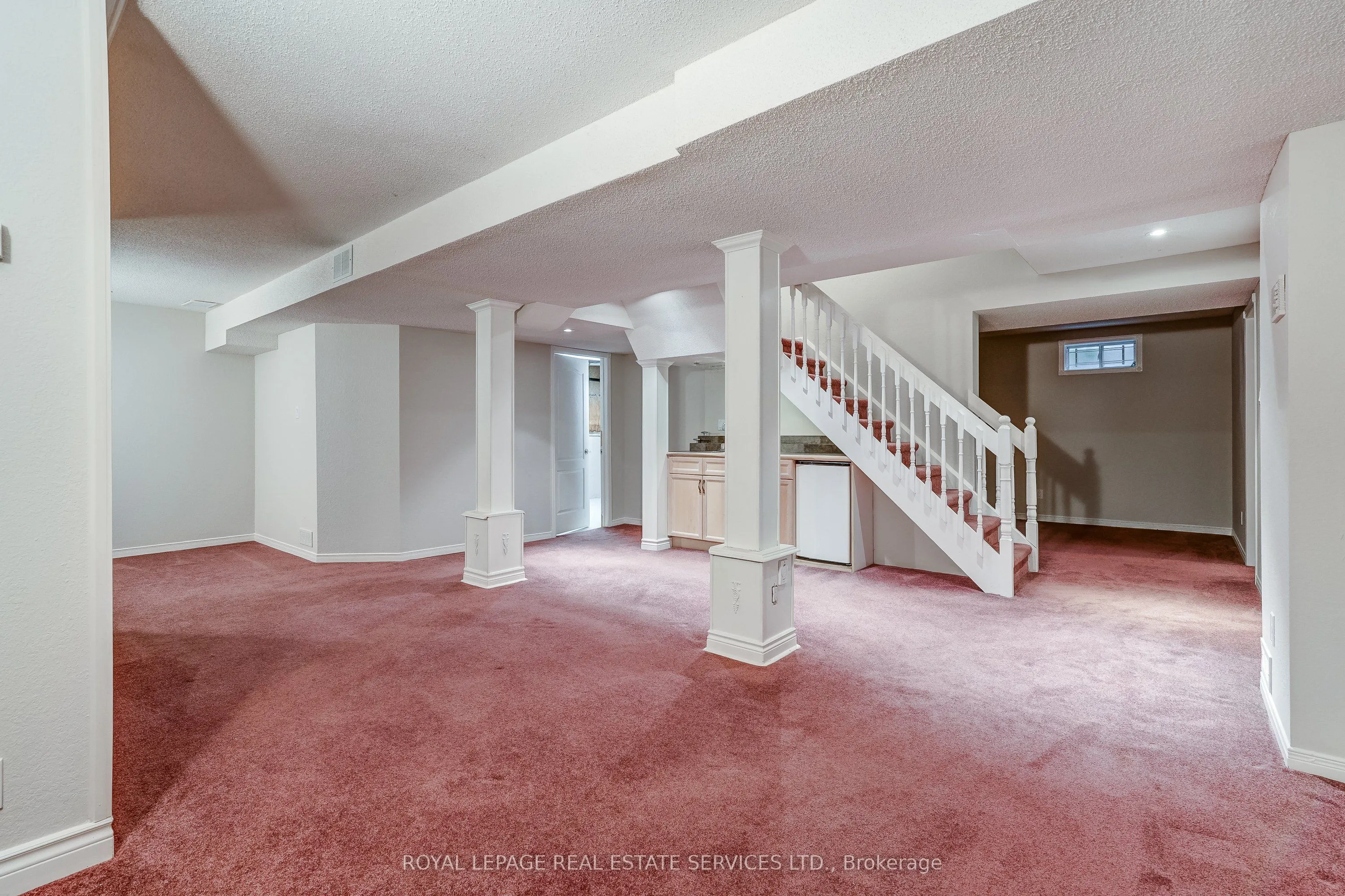 3119 Dover Crescent