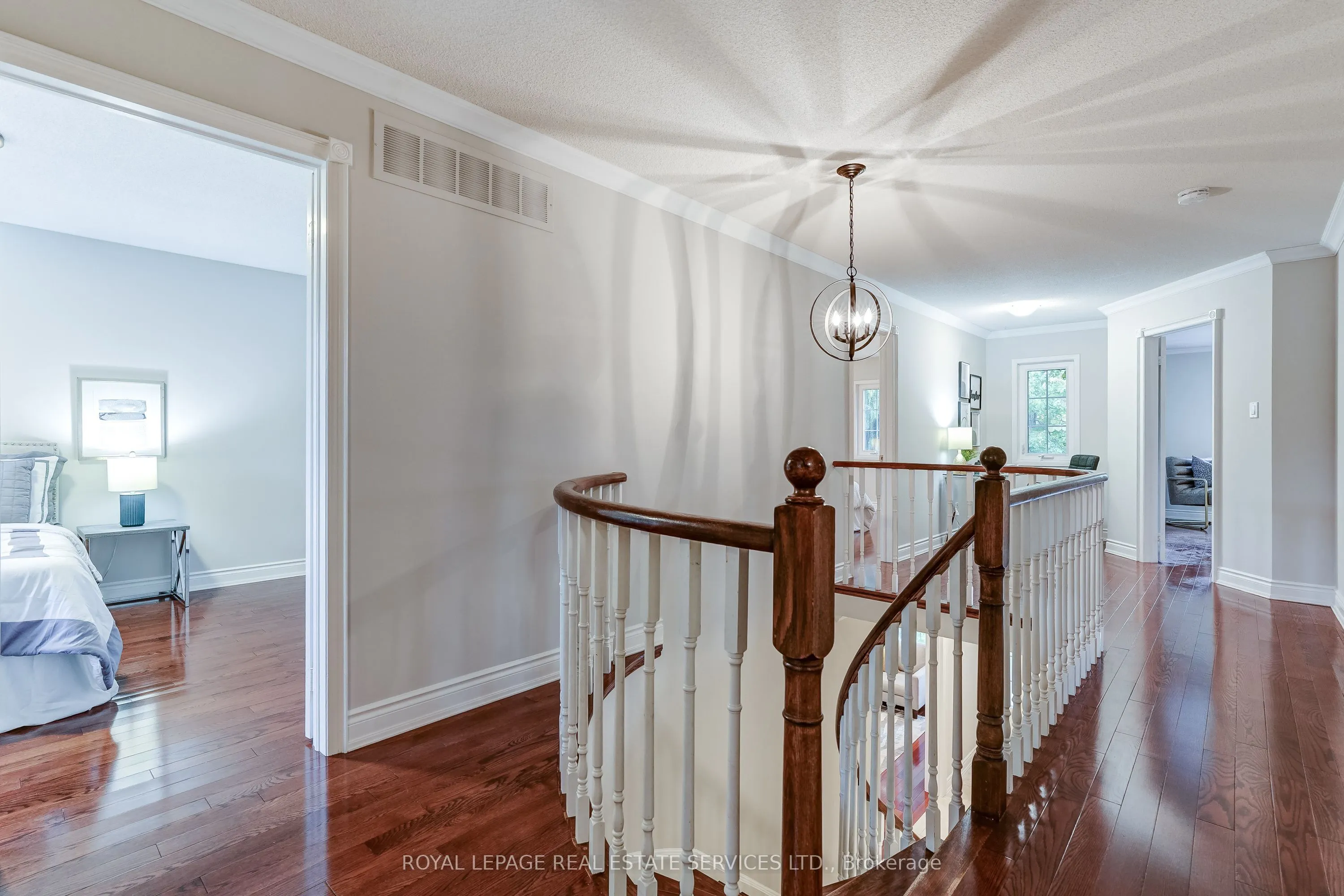 3119 Dover Crescent