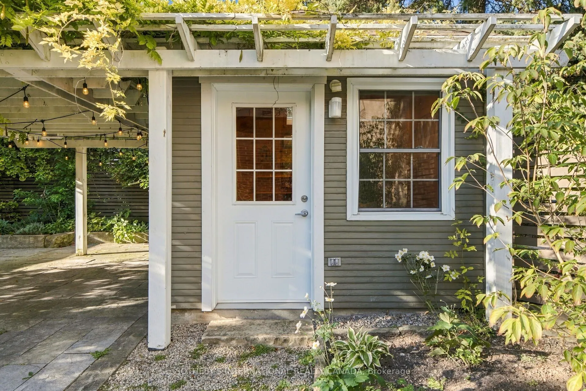 16 Sunnybrook Road
