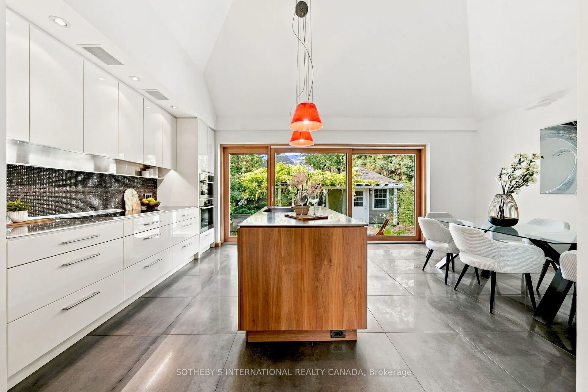 16 Sunnybrook Road