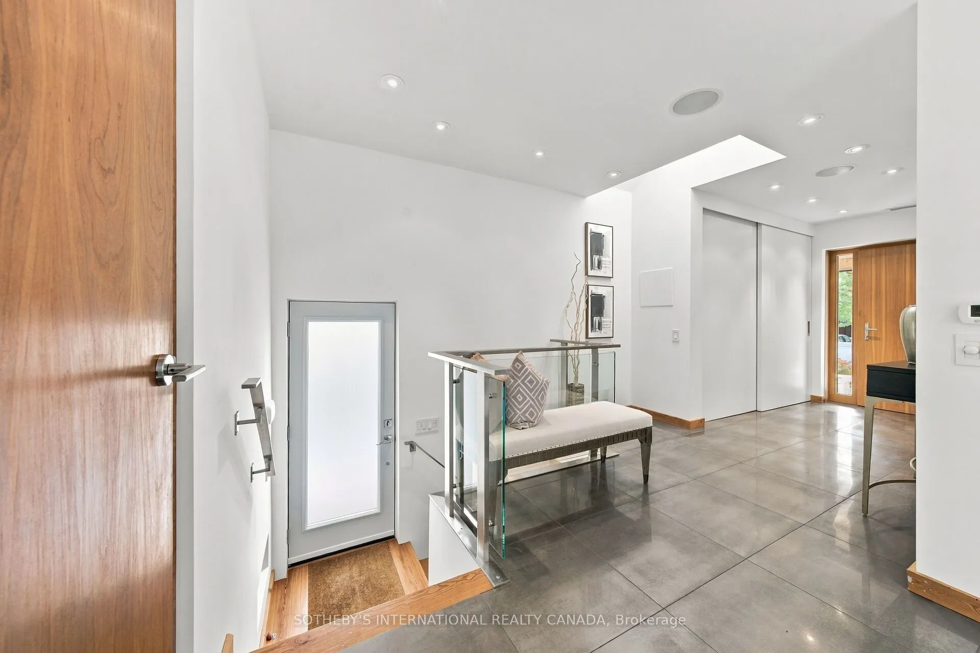 16 Sunnybrook Road