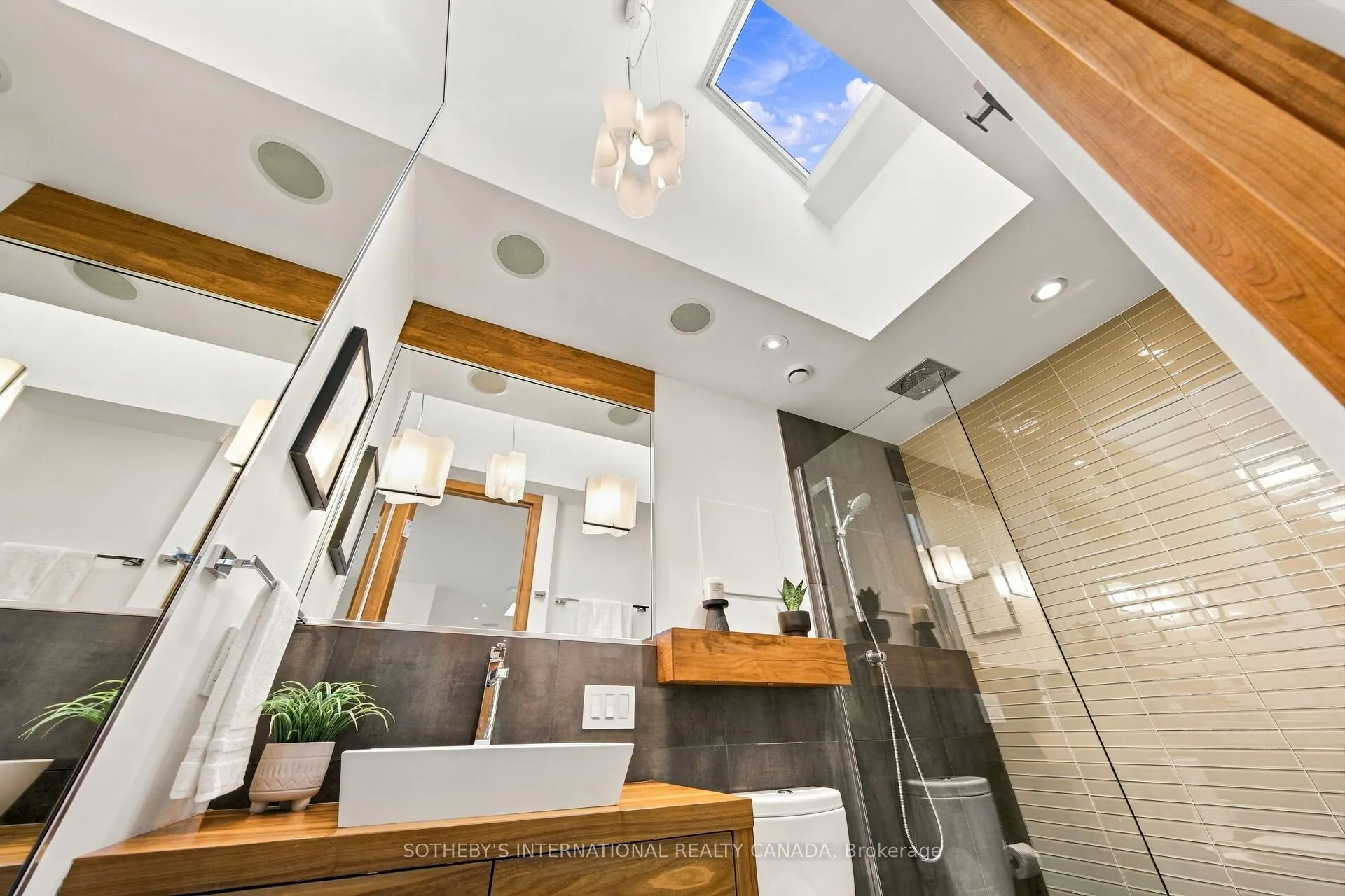 16 Sunnybrook Road
