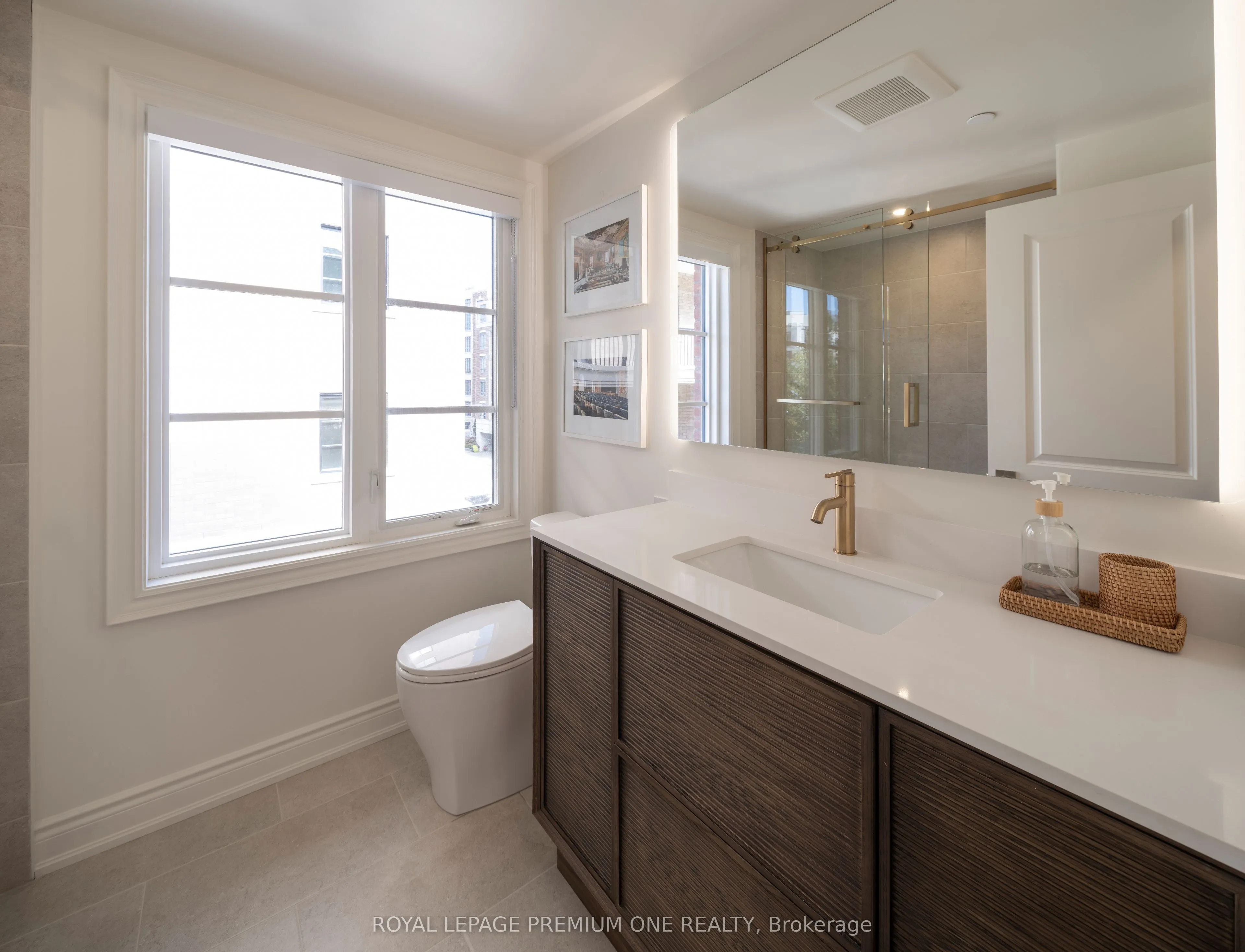 24 Earlington Avenue