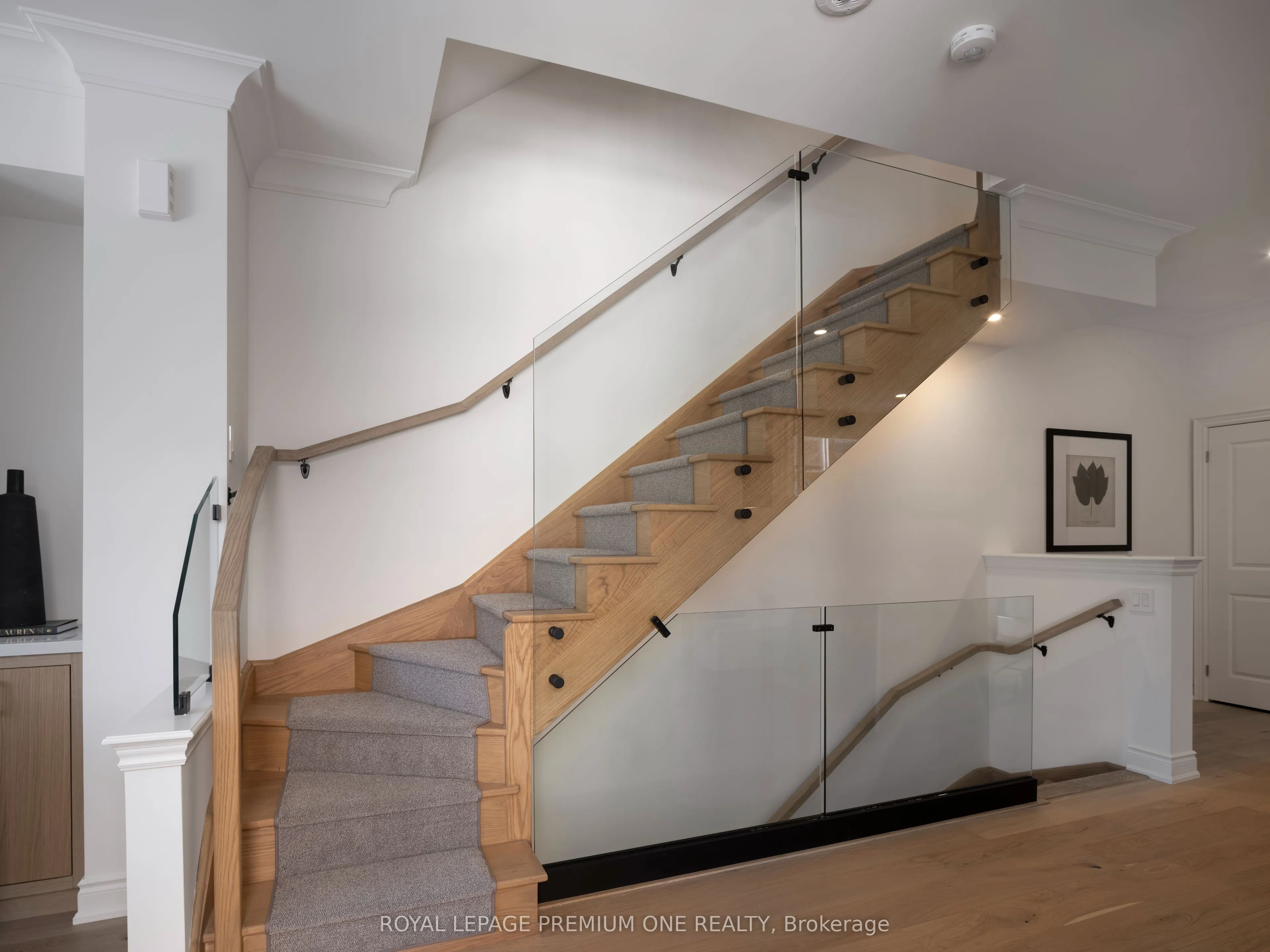 24 Earlington Avenue