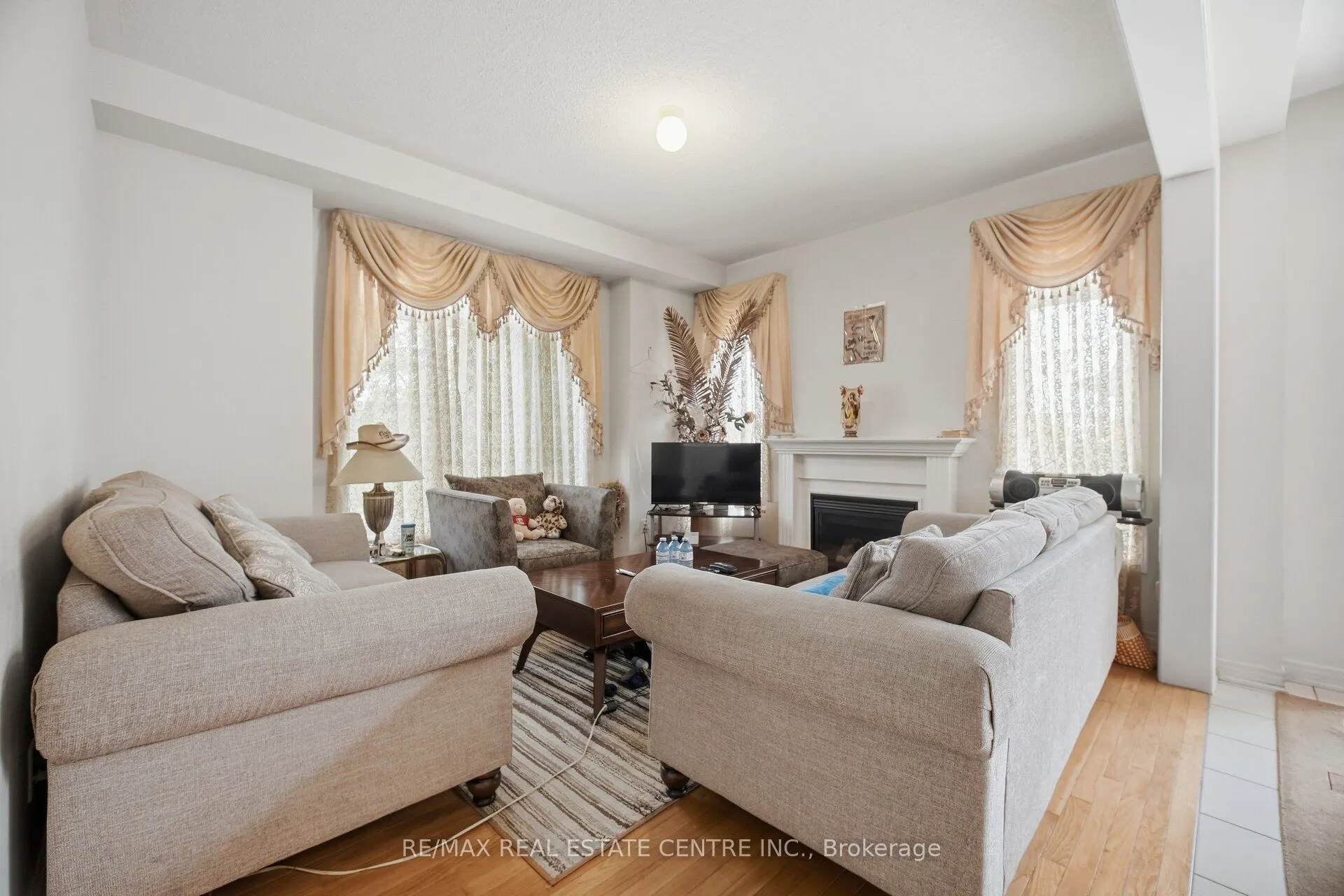 65 Connolly Crescent