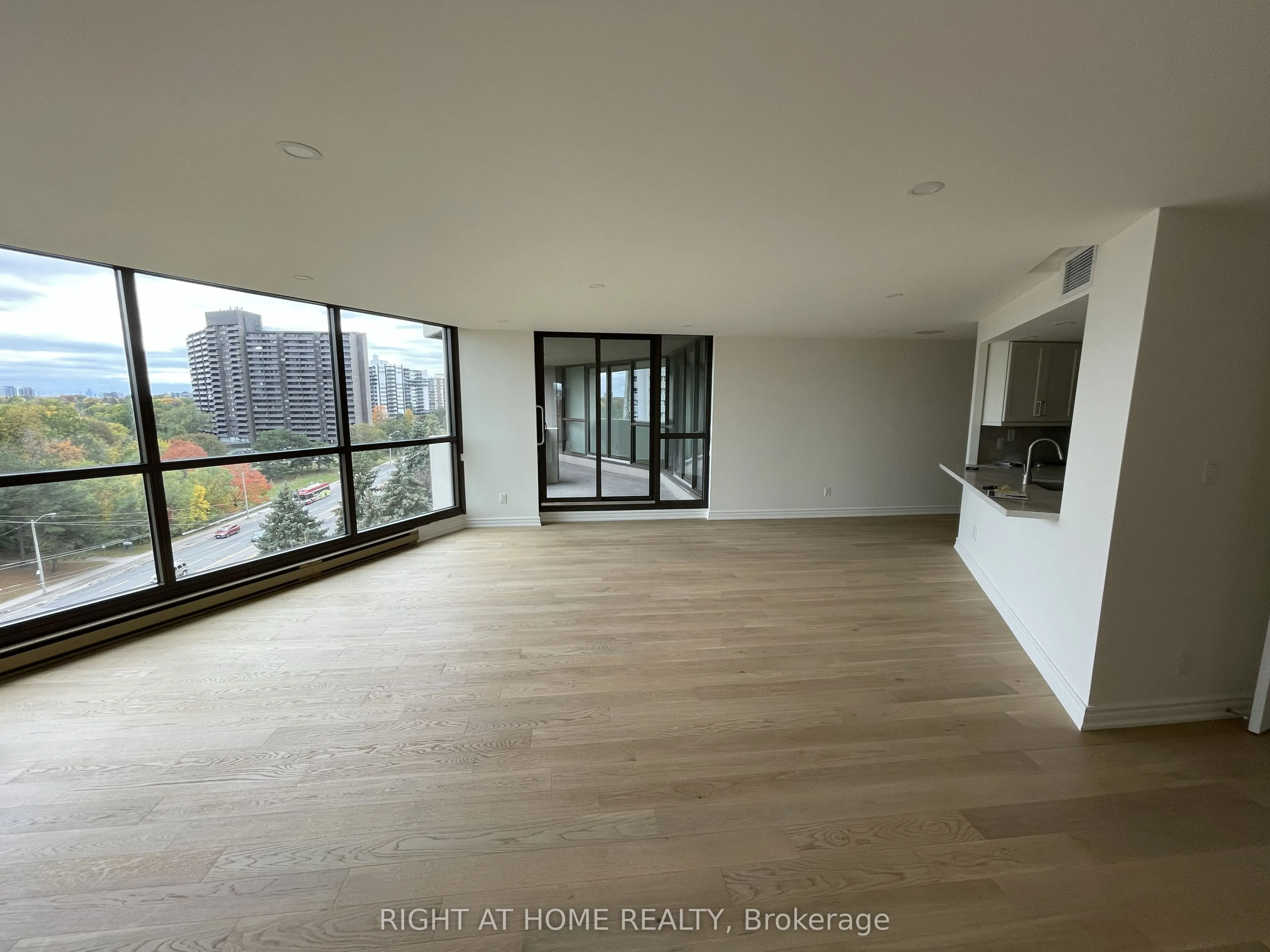 2000 ISLINGTON Avenue #707