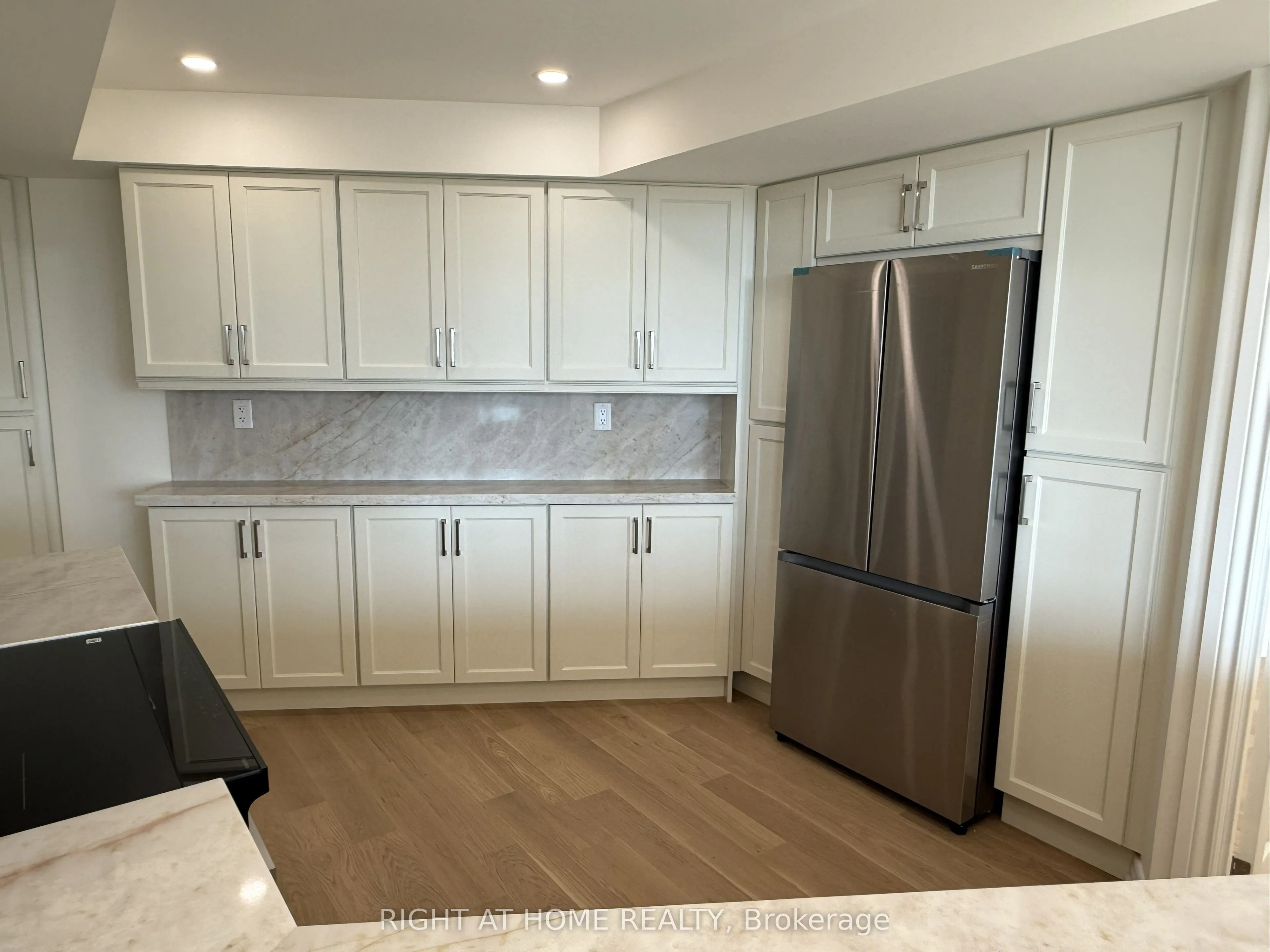 2000 ISLINGTON Avenue #707