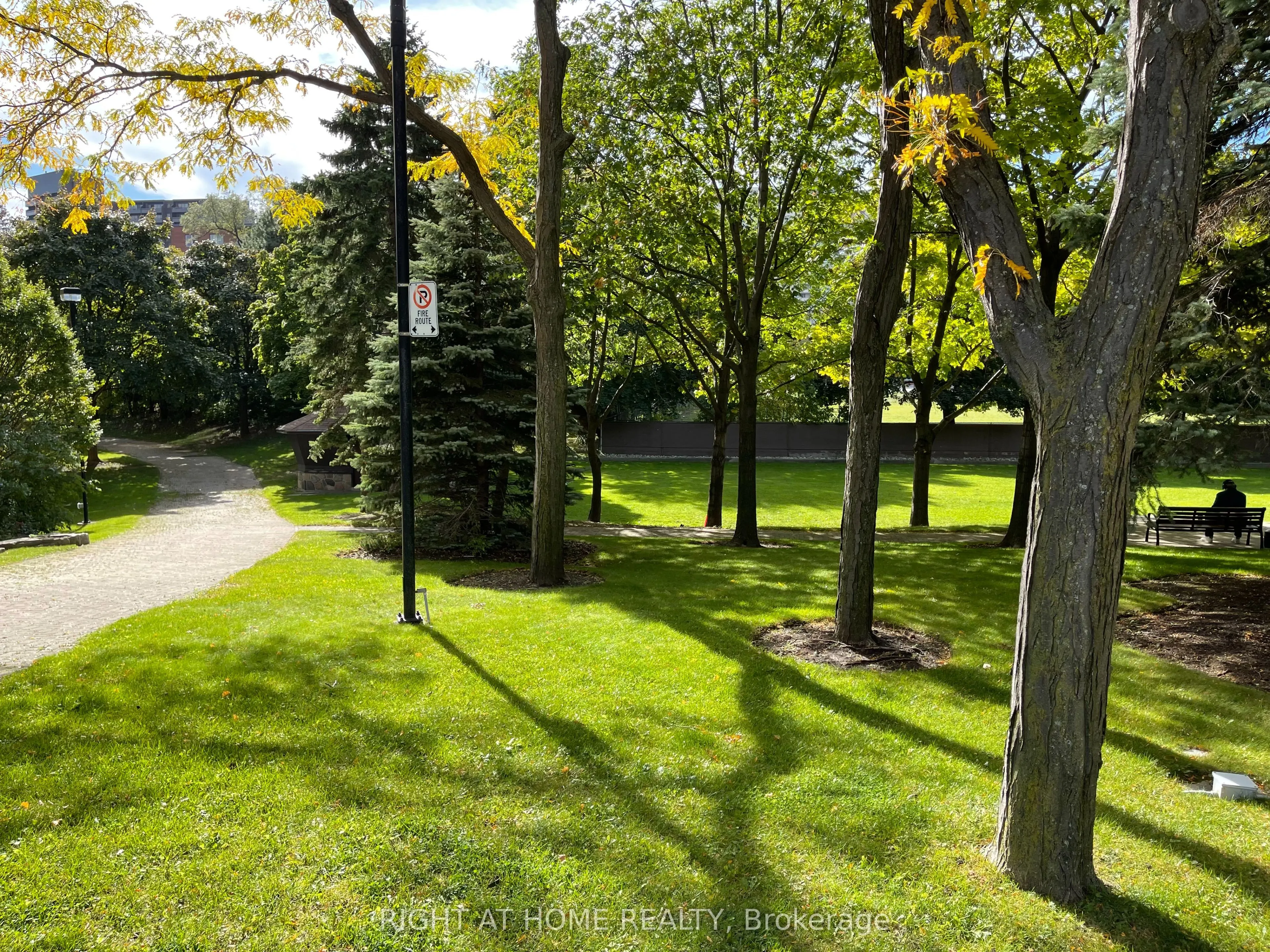 2000 ISLINGTON Avenue #707