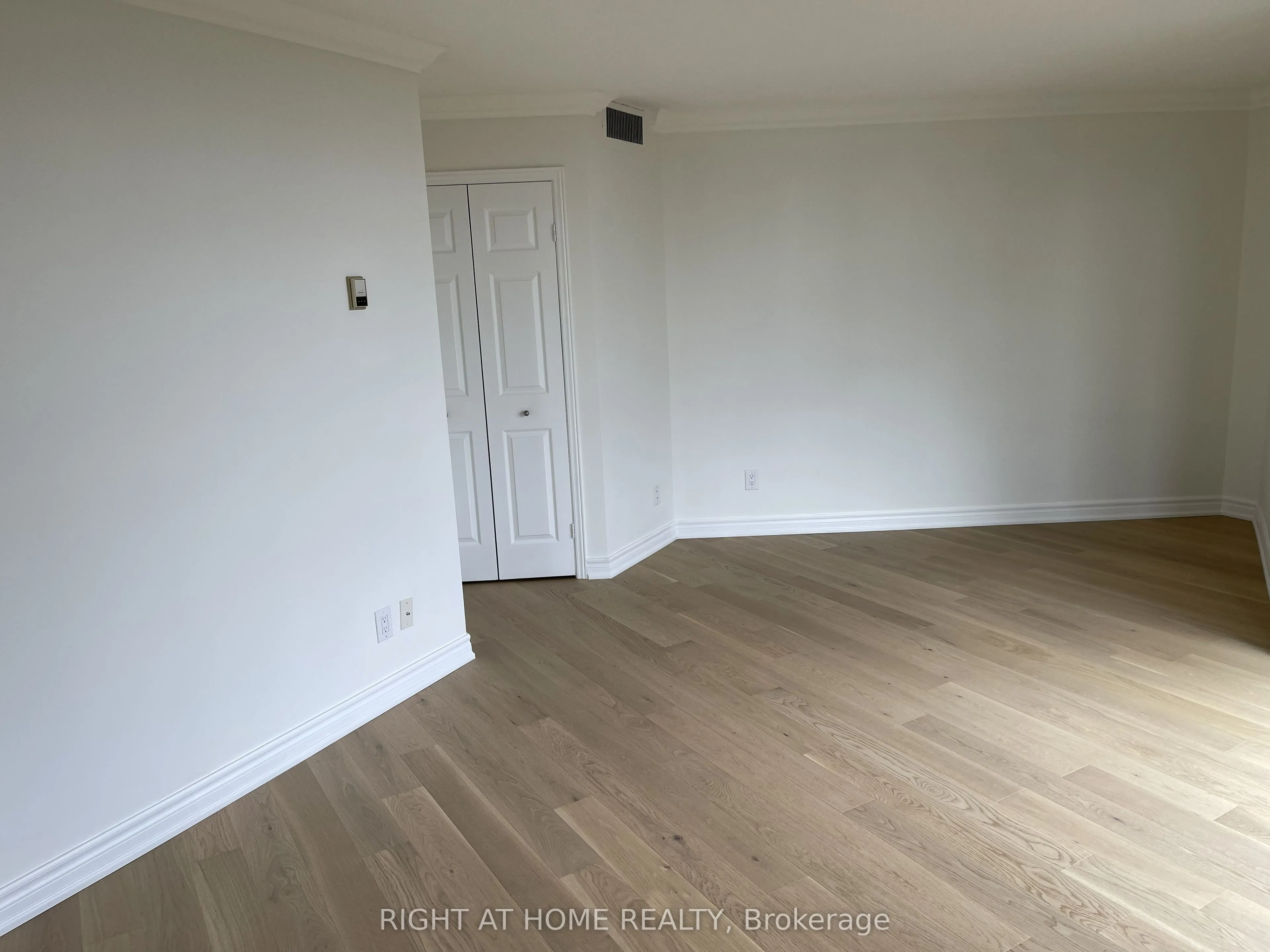 2000 ISLINGTON Avenue #707