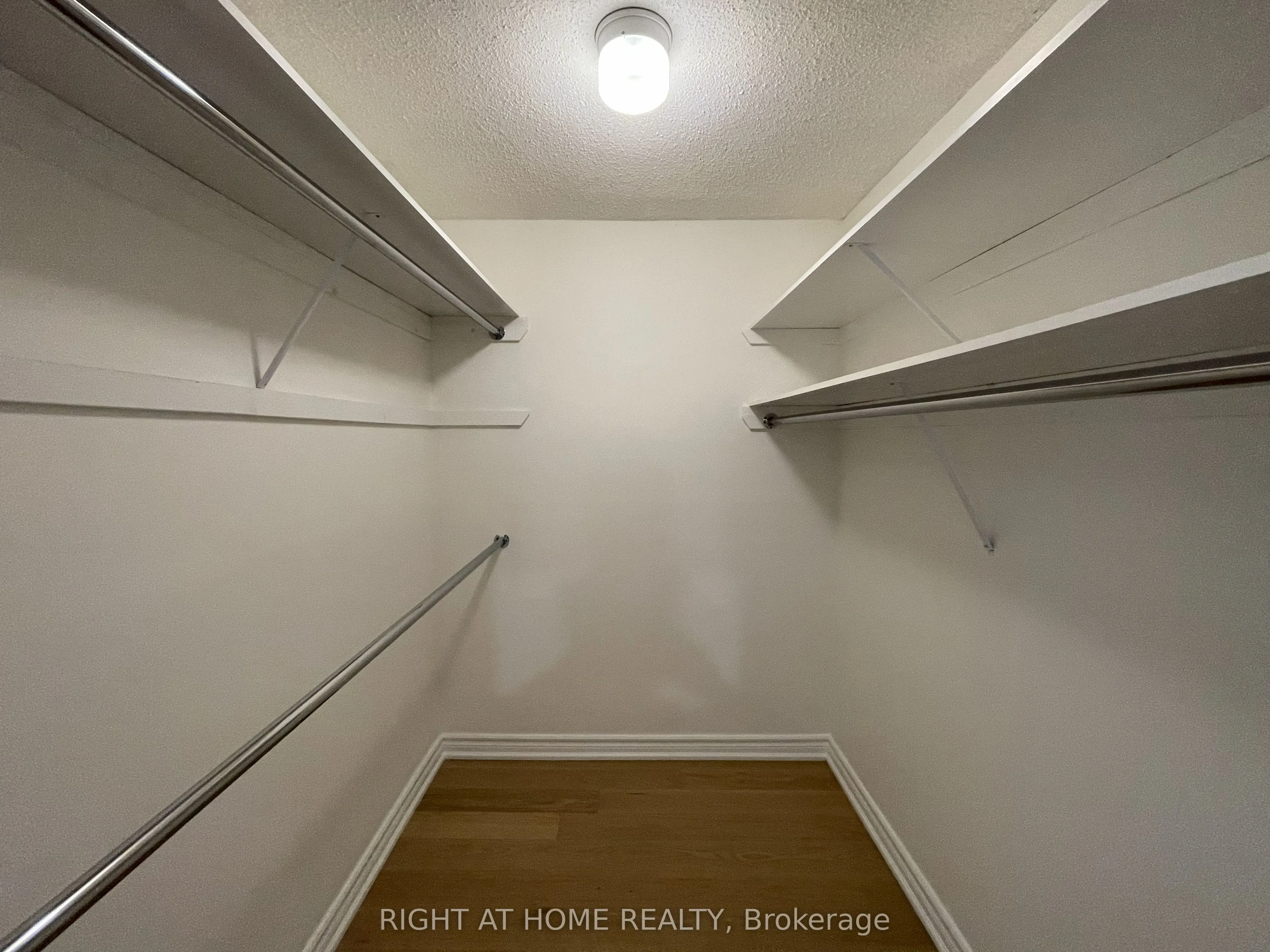 2000 ISLINGTON Avenue #707