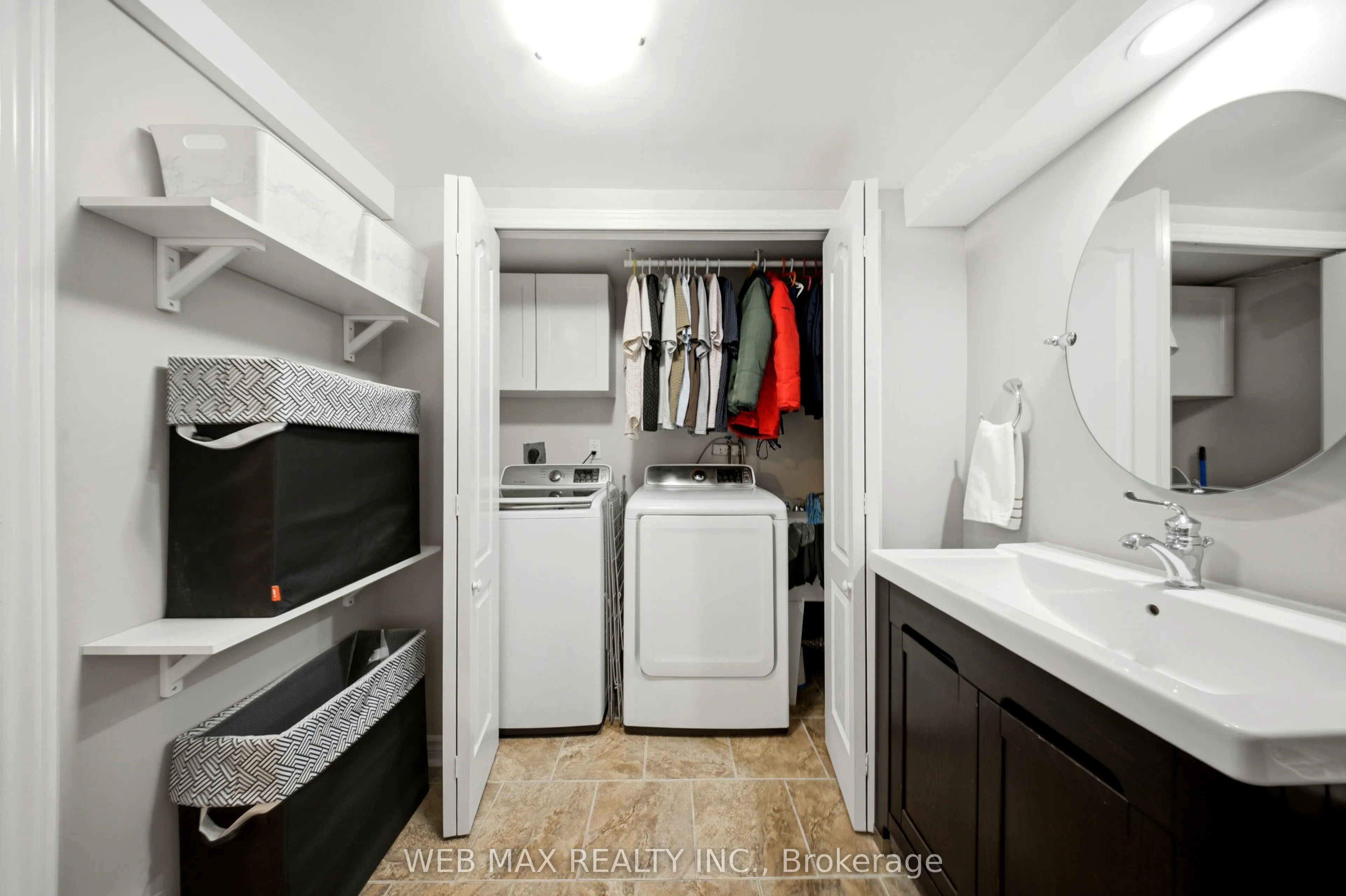 1108 Edgehill Place