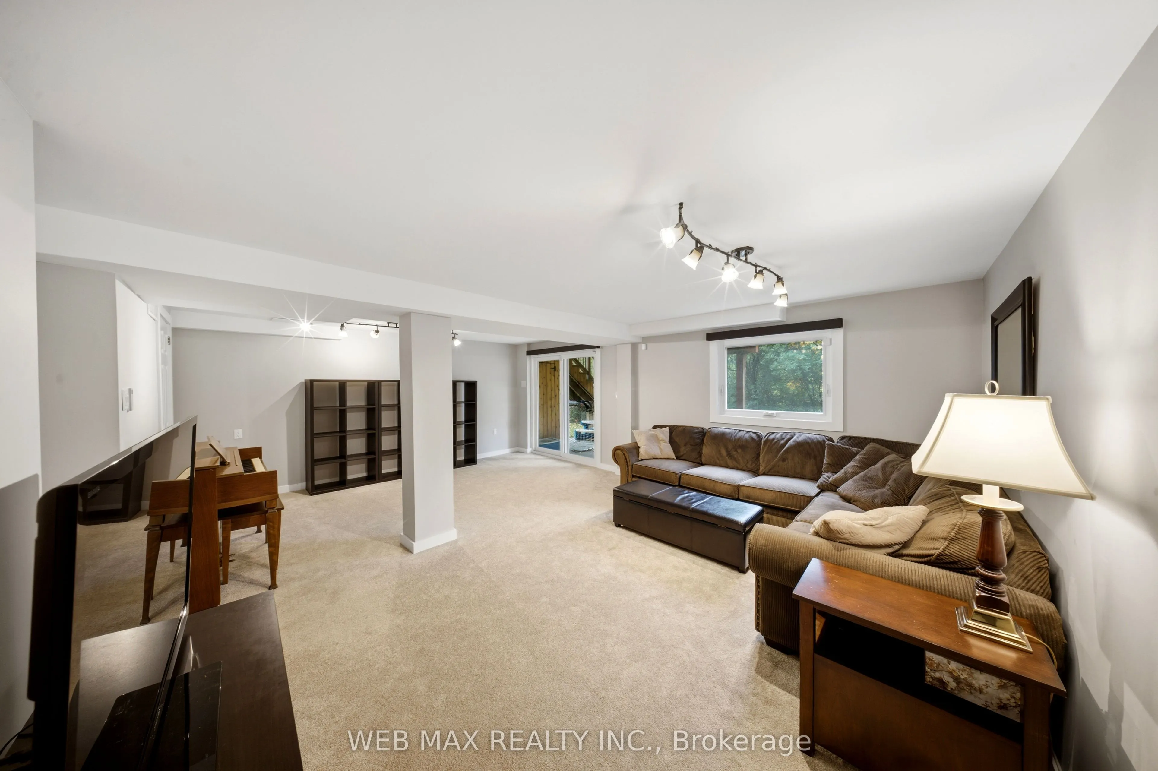 1108 Edgehill Place