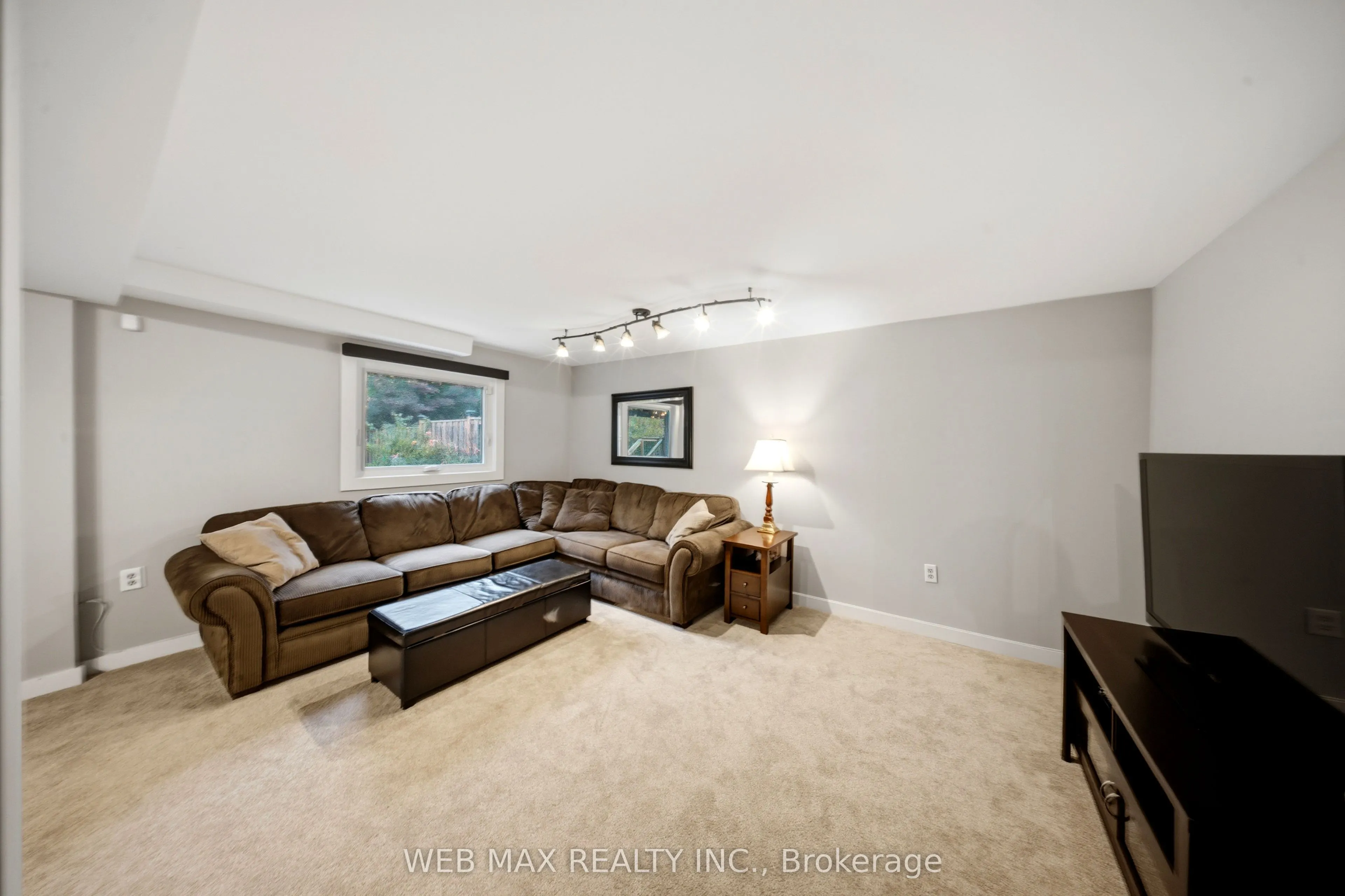 1108 Edgehill Place