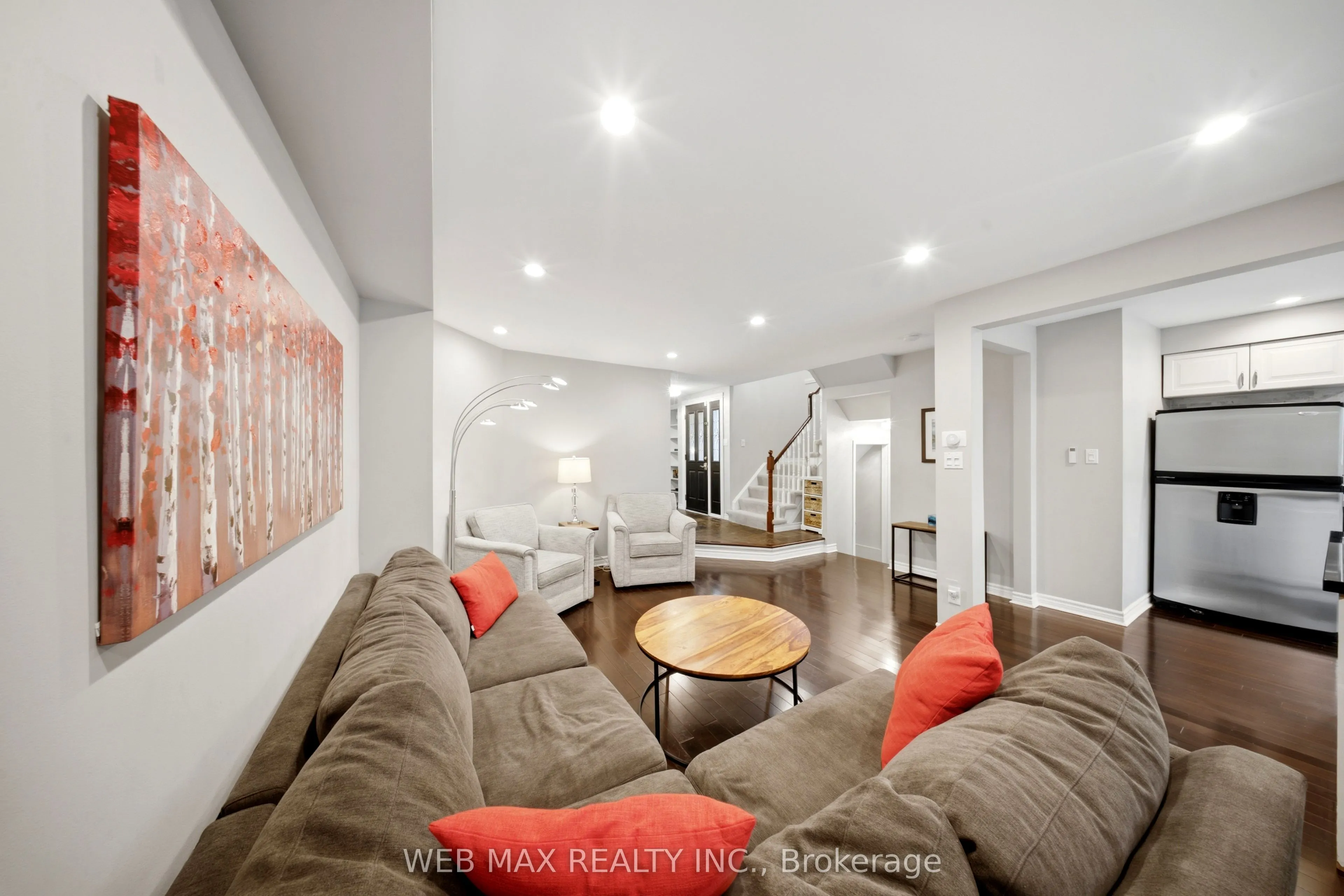 1108 Edgehill Place