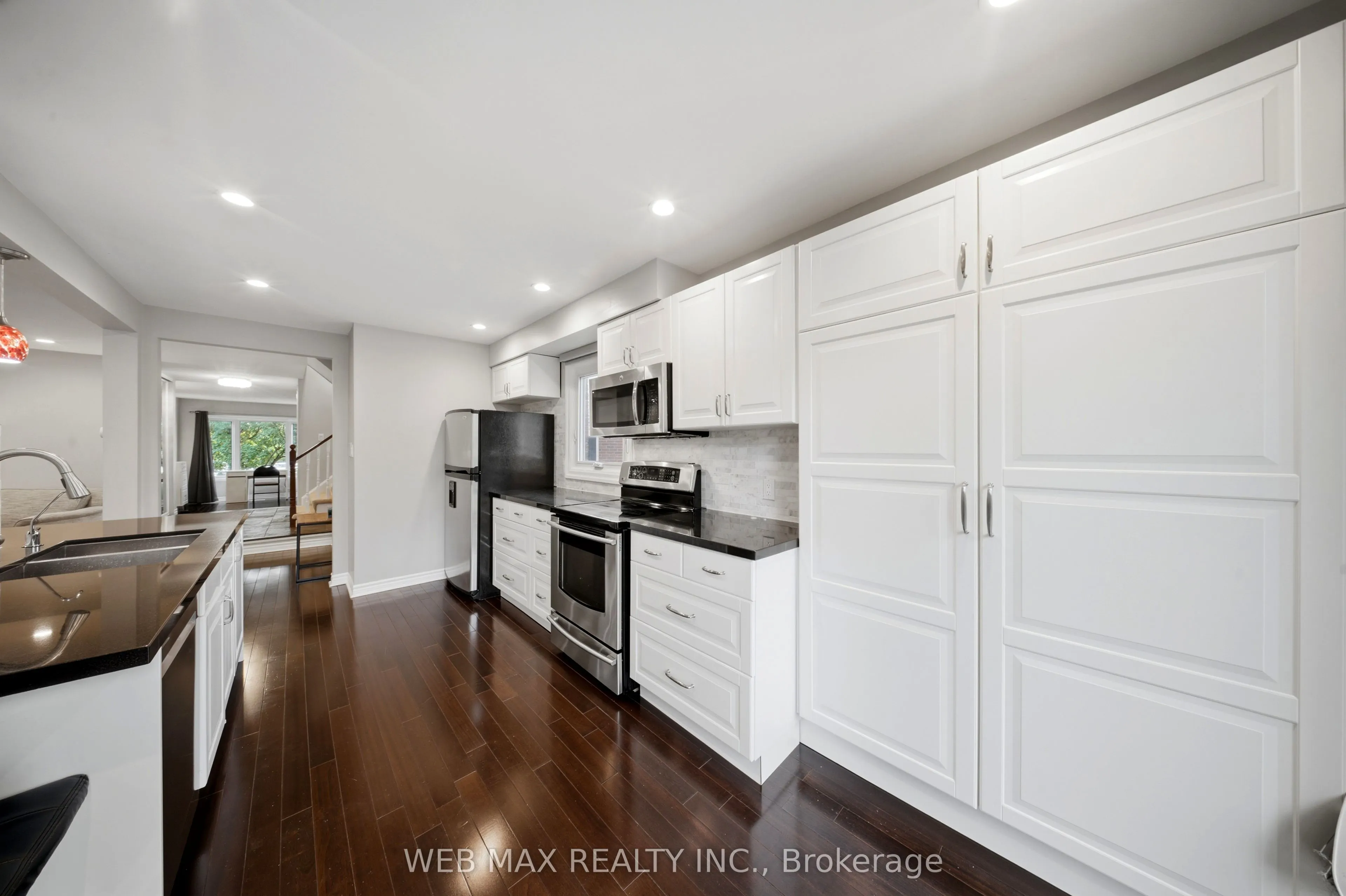 1108 Edgehill Place