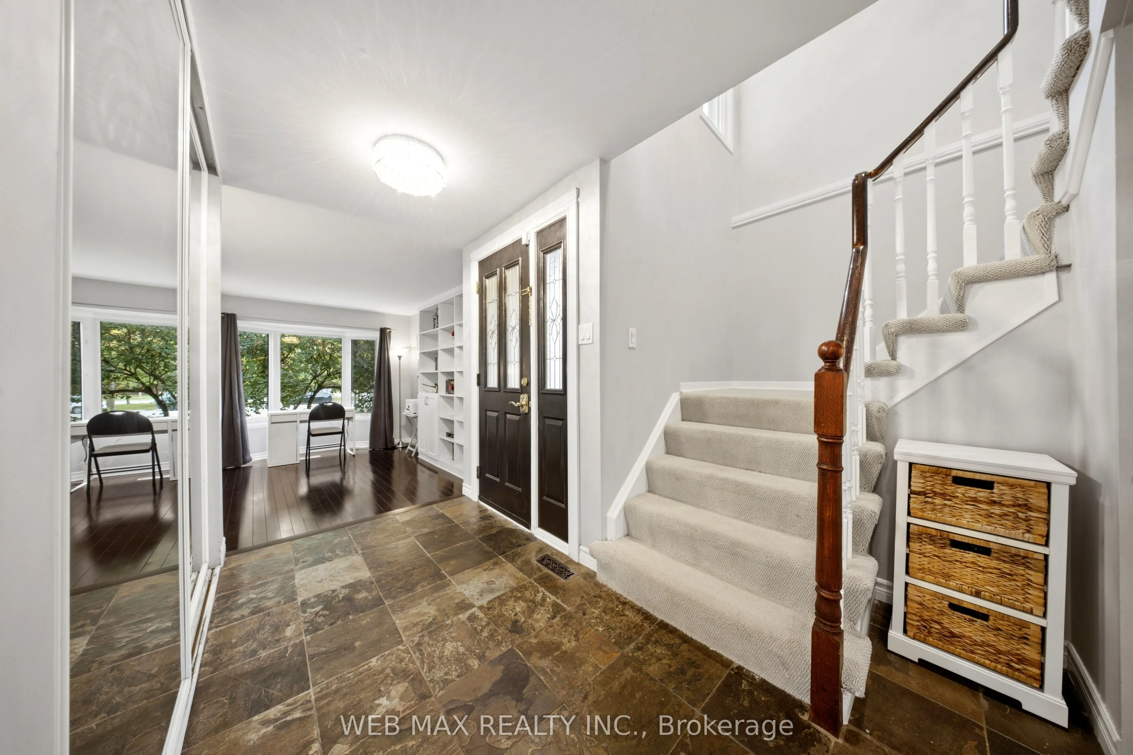 1108 Edgehill Place