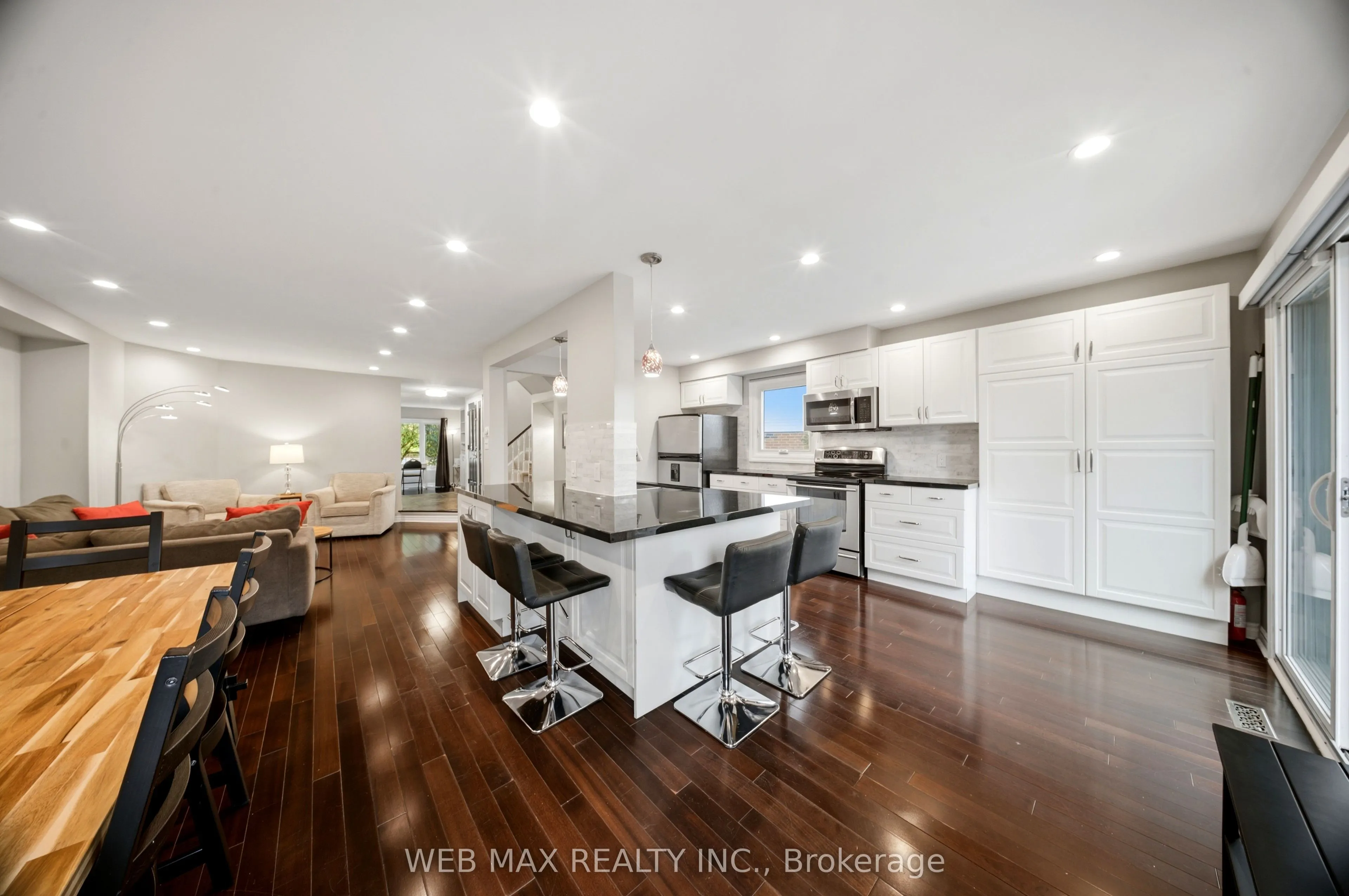 1108 Edgehill Place