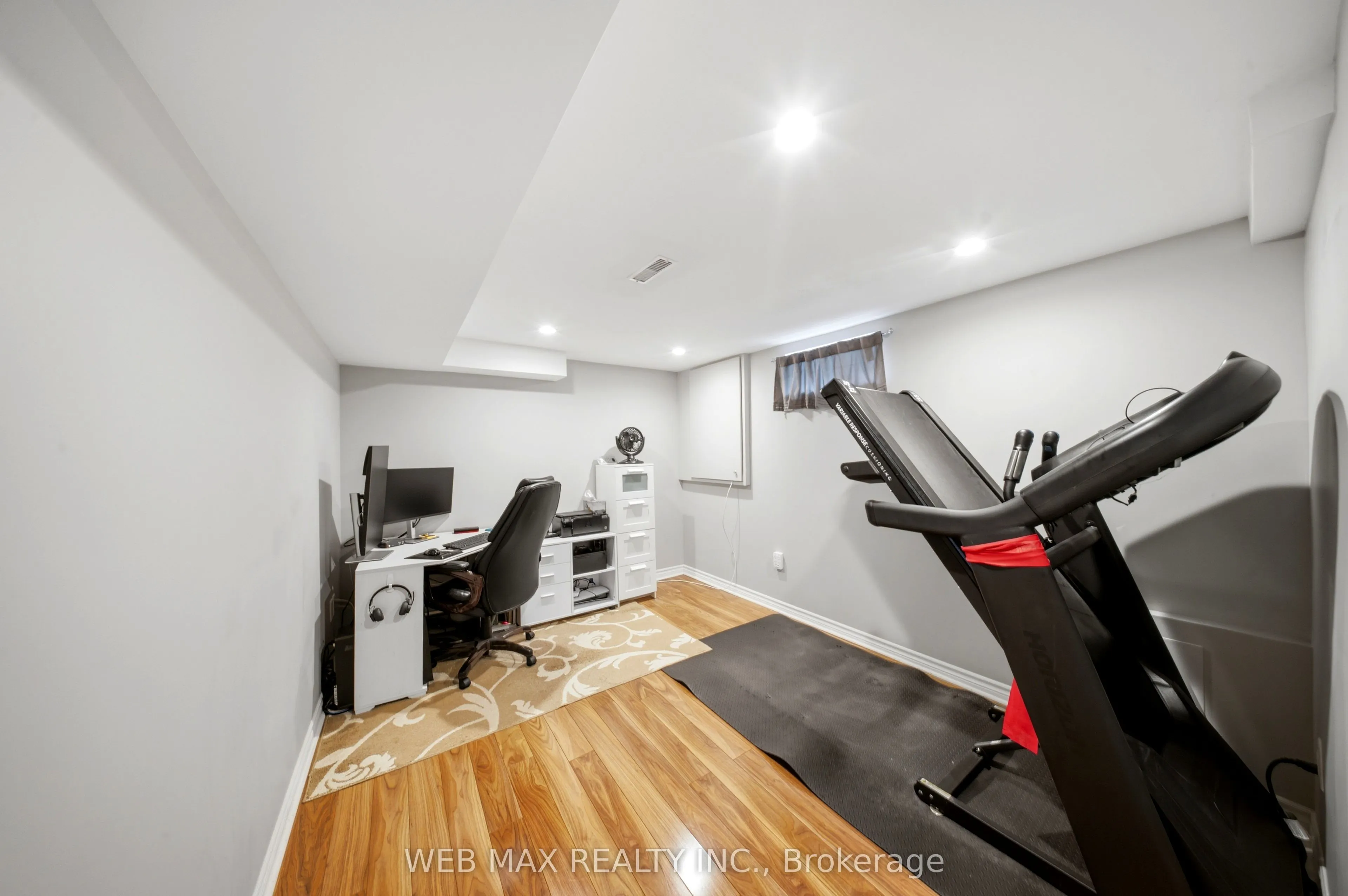 1108 Edgehill Place