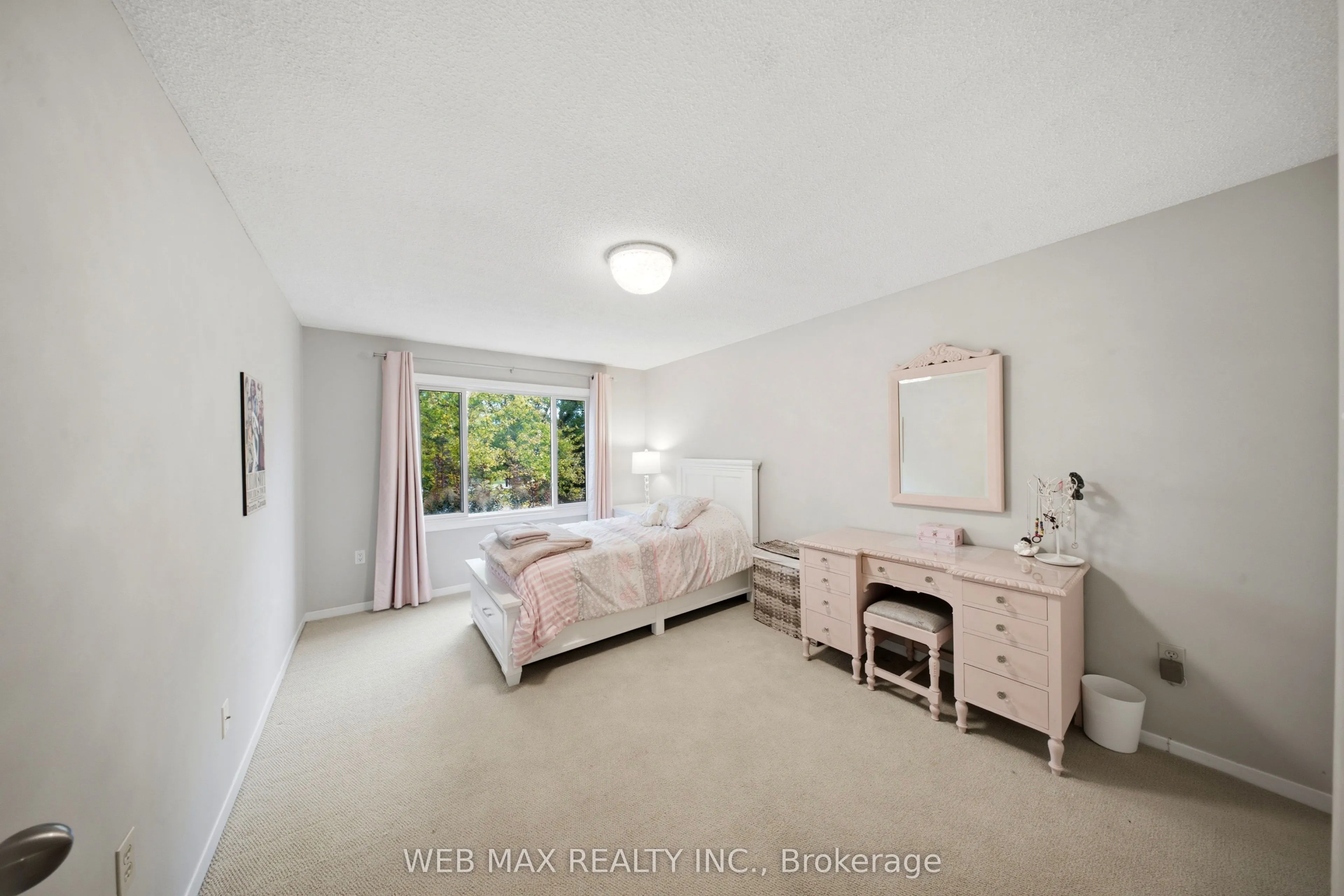 1108 Edgehill Place